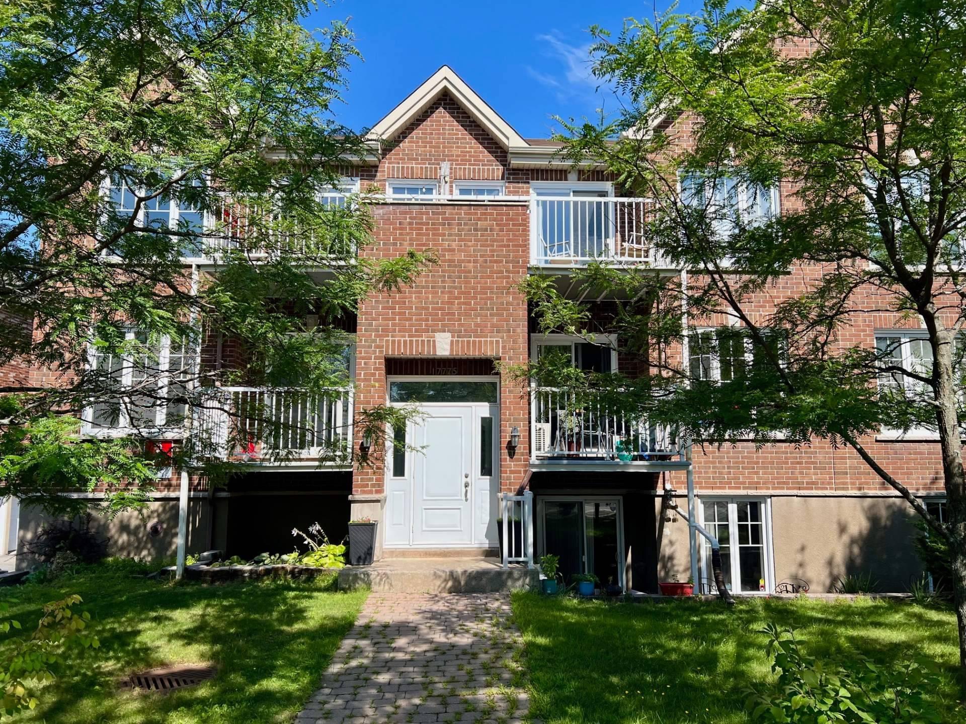 









17775


Boul. de Pierrefonds

, 103,
Montréal (Pierrefonds-Roxboro),




QC
H9J3L1

