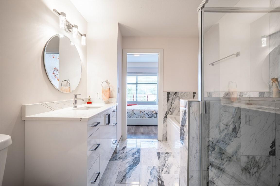 









3205


Skyview

Lane, 405



BC
V4T 1S4

