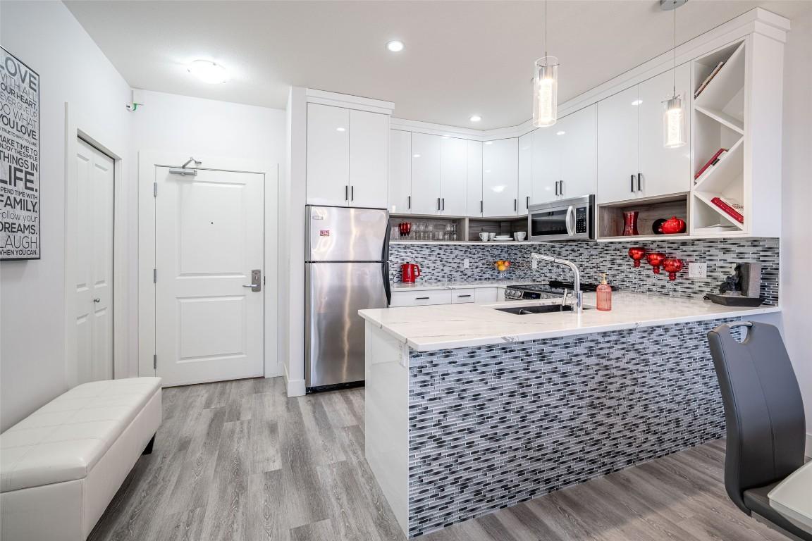 









3205


Skyview

Lane, 405



BC
V4T 1S4

