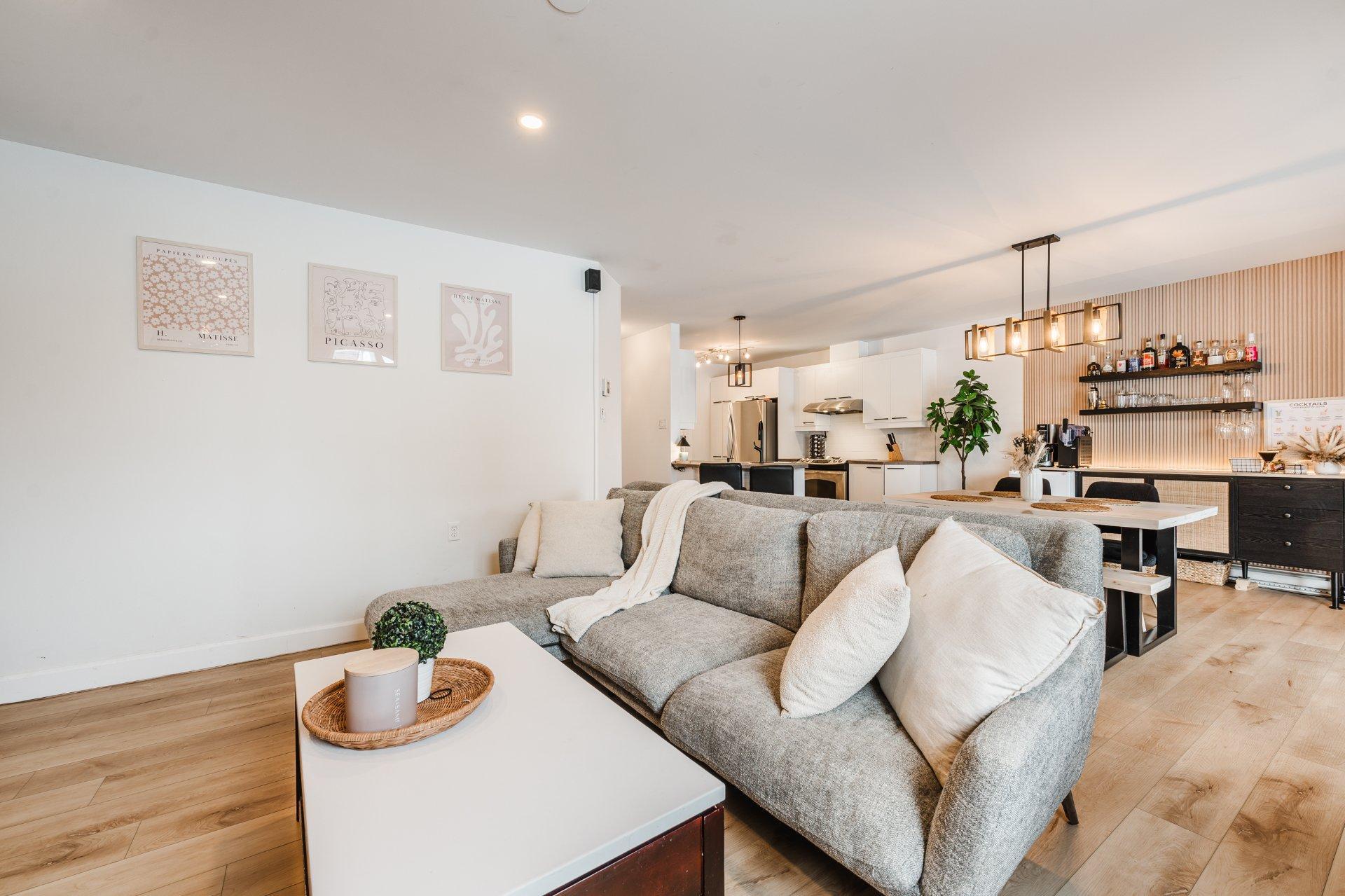 









116


Rue Rémi-Dansereau

,
Beloeil,




QC
J3G0C7

