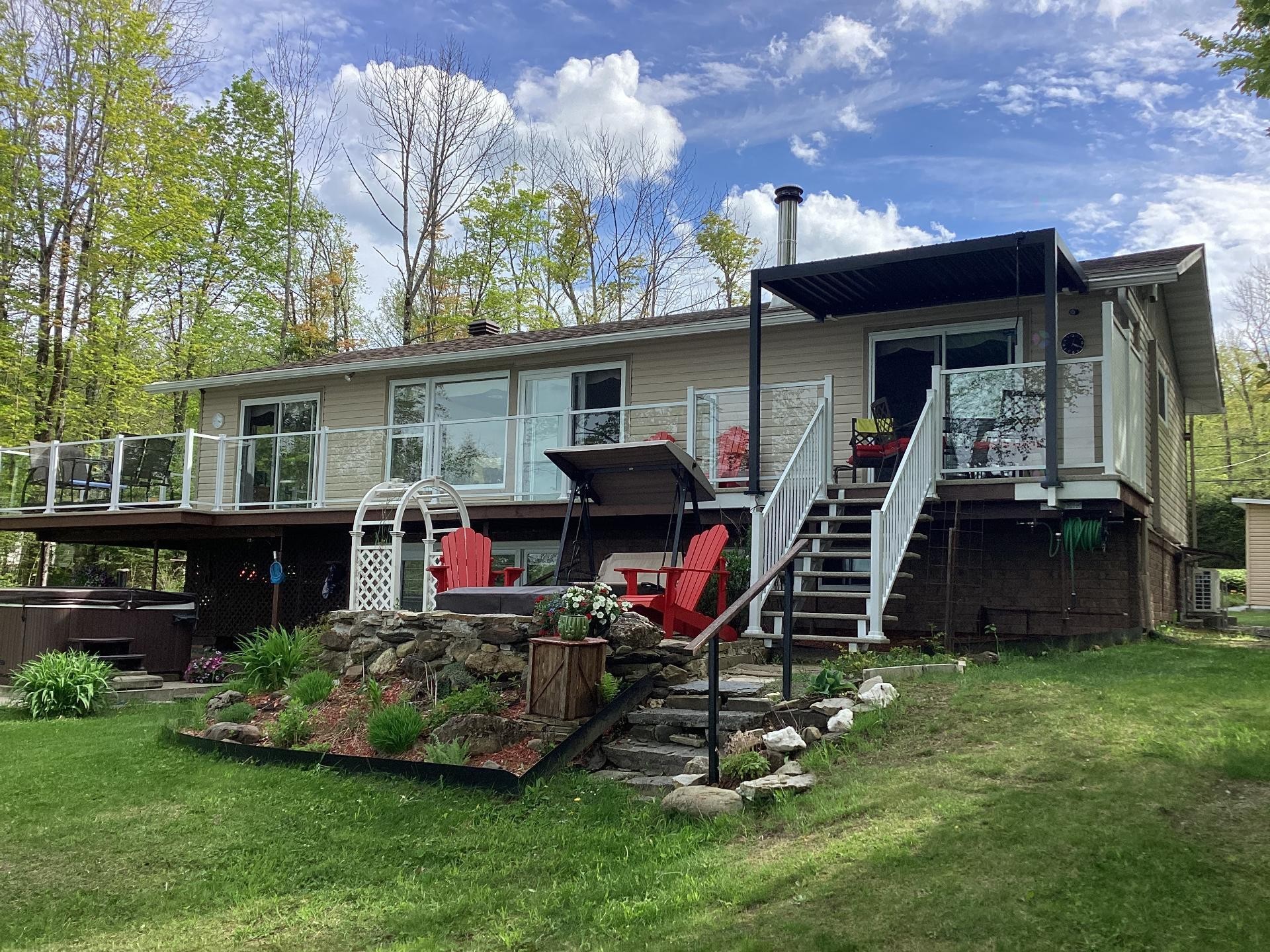 









30


Ch. du Domaine-du-Soleil-Levant

,
Stanstead - Canton,




QC
J1X0M9

