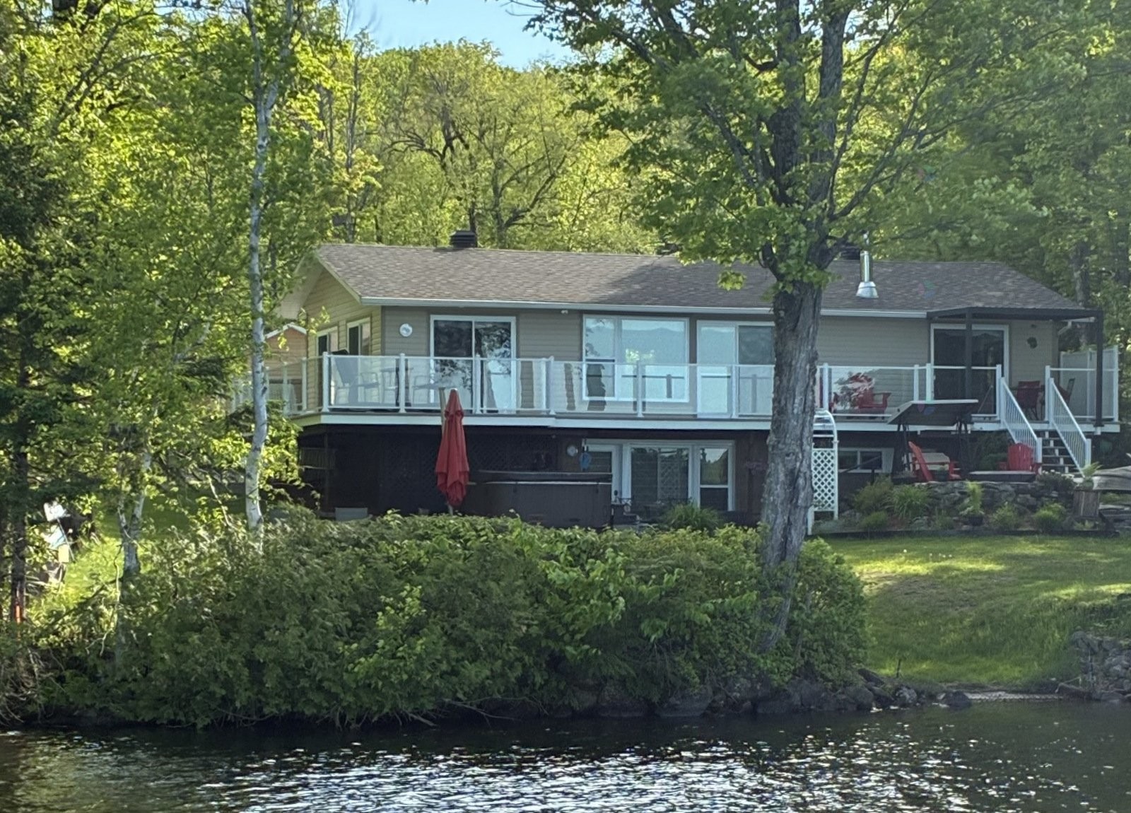 









30


Ch. du Domaine-du-Soleil-Levant

,
Stanstead - Canton,




QC
J1X0M9

