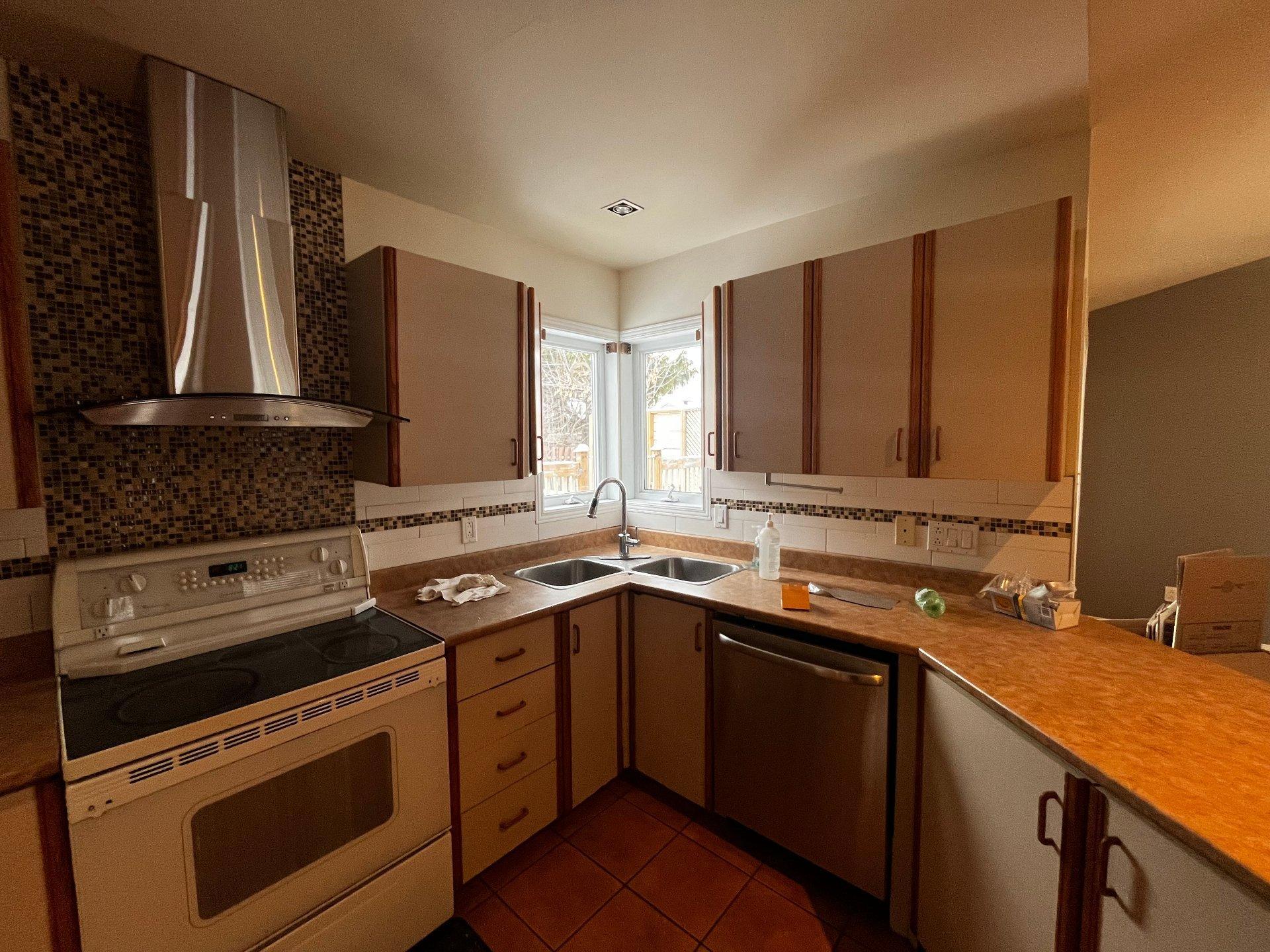 









2658


Av. de la Renaissance

,
Boisbriand,




QC
J7H1T9

