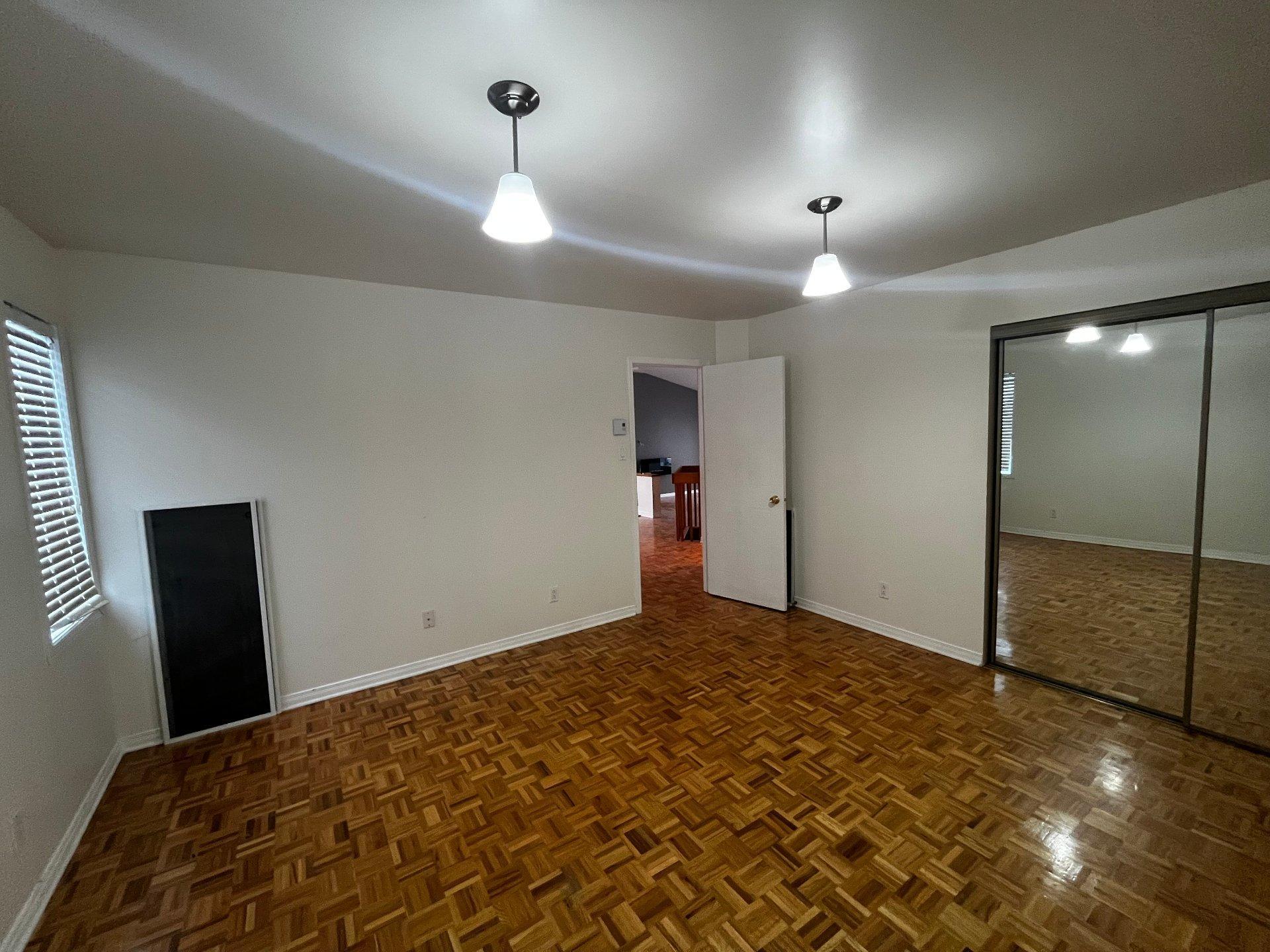 









2658


Av. de la Renaissance

,
Boisbriand,




QC
J7H1T9

