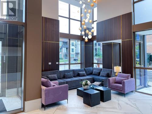 Lounge with Concierge