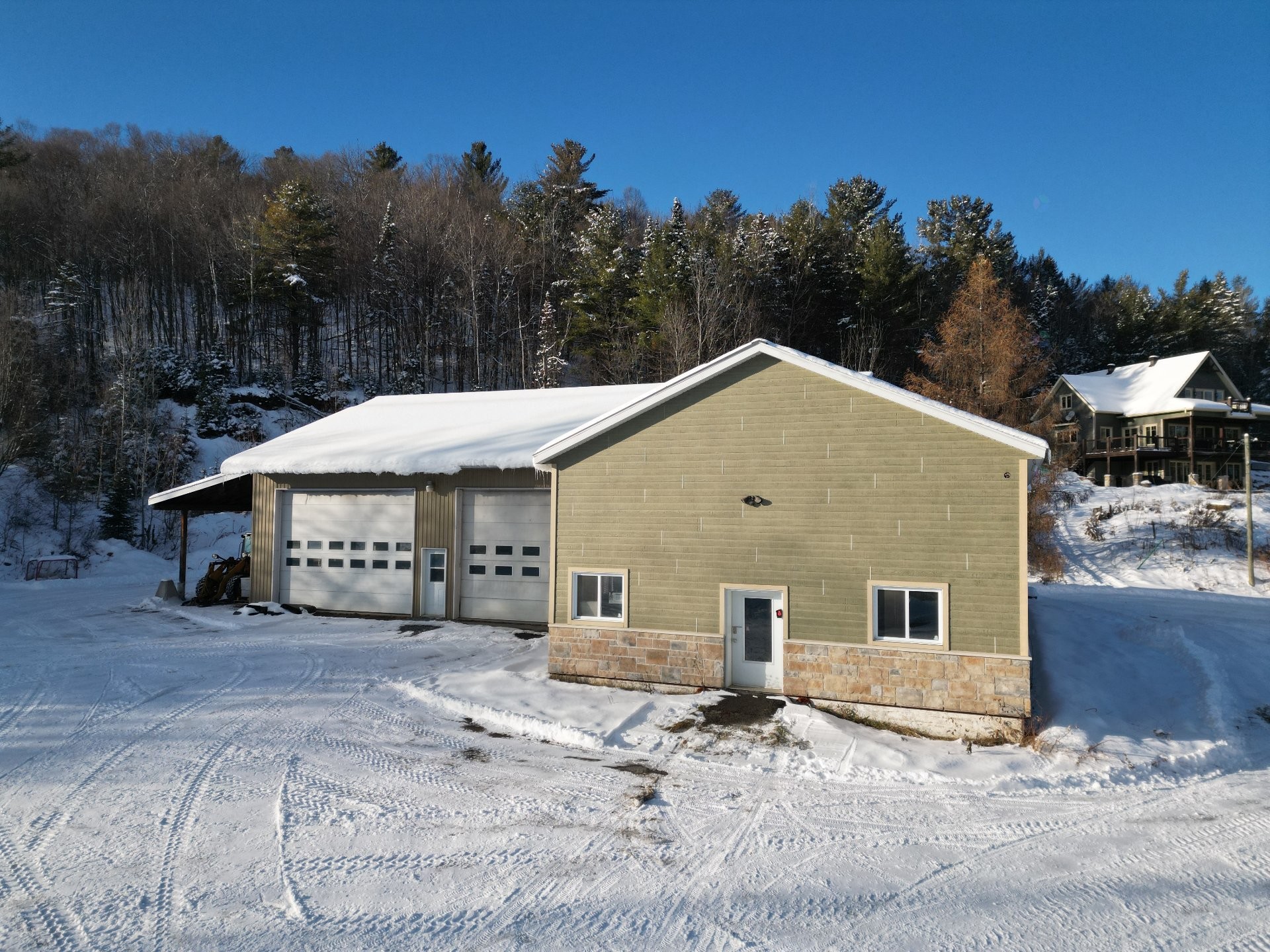 









305


Rue Laforest

,
Saint-Alphonse-Rodriguez,




QC
J0K1W0

