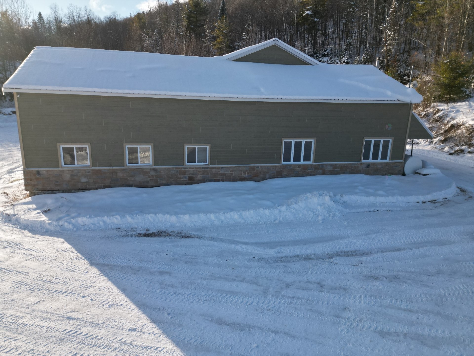 









305


Rue Laforest

,
Saint-Alphonse-Rodriguez,




QC
J0K1W0

