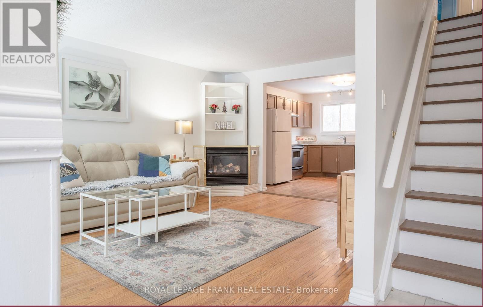 












118 CAPREOL COURT

,
Oshawa (Vanier),




Ontario
L1J6E6

