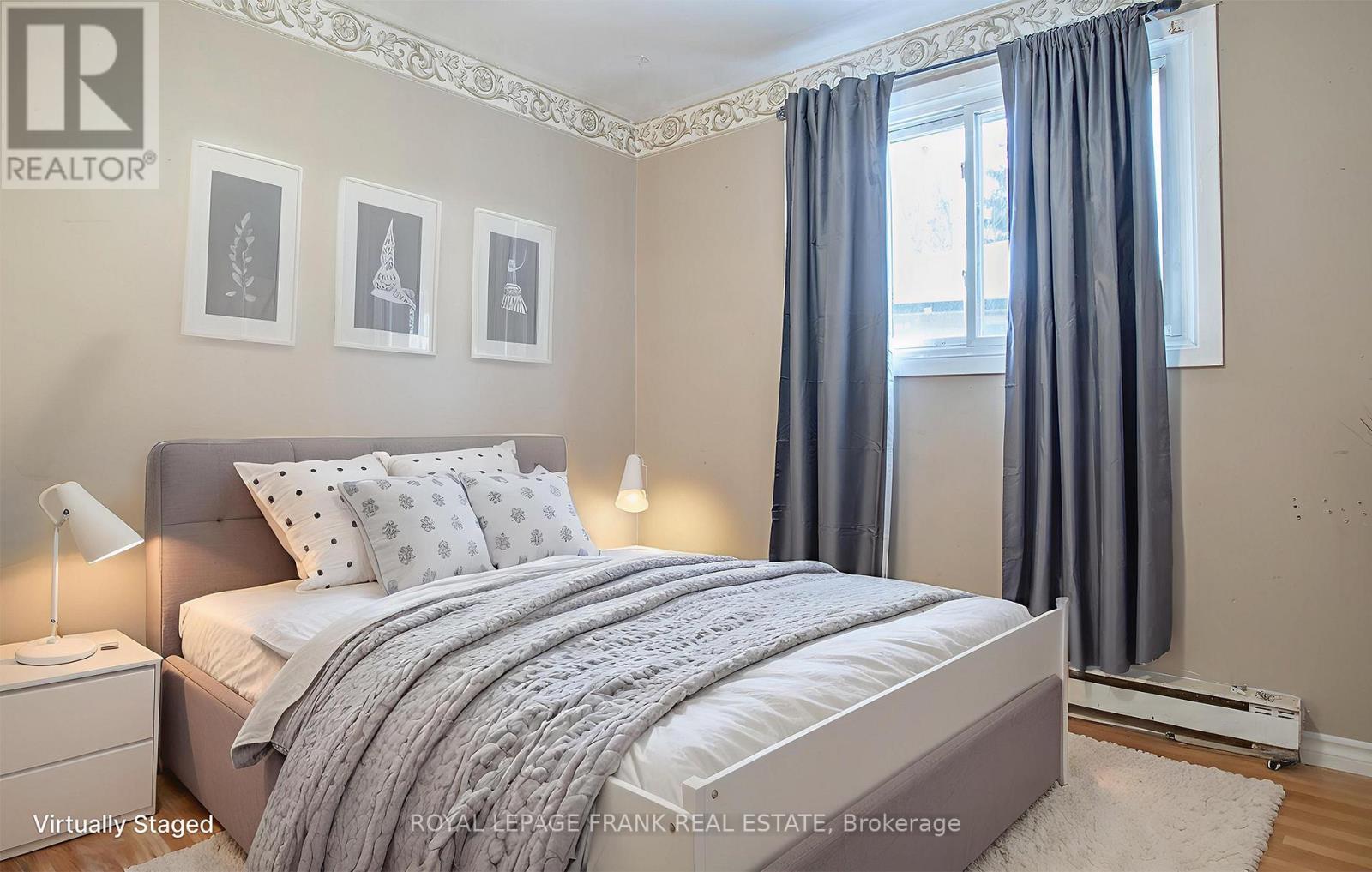 












118 CAPREOL COURT

,
Oshawa (Vanier),




Ontario
L1J6E6

