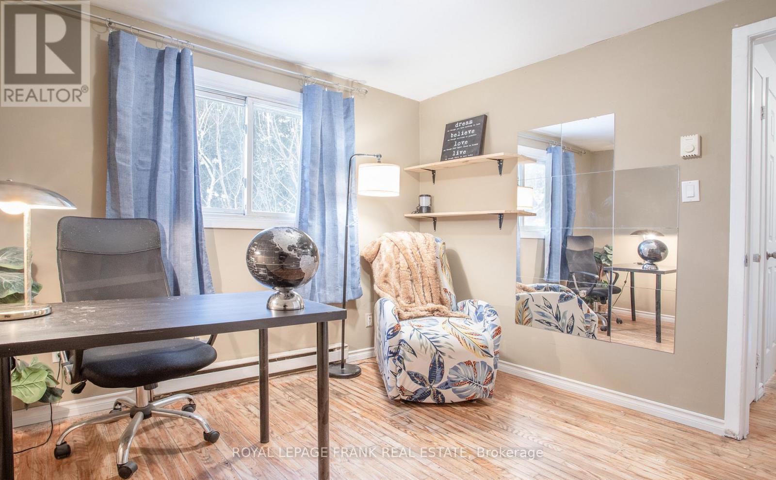 












118 CAPREOL COURT

,
Oshawa (Vanier),




Ontario
L1J6E6

