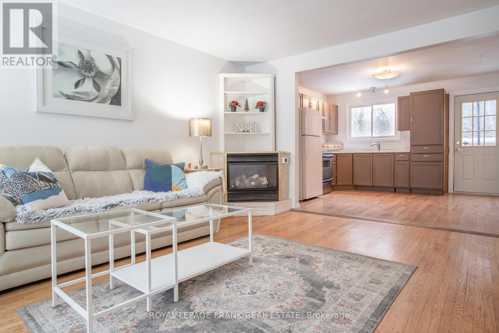 












118 CAPREOL COURT

,
Oshawa (Vanier),




Ontario
L1J6E6

