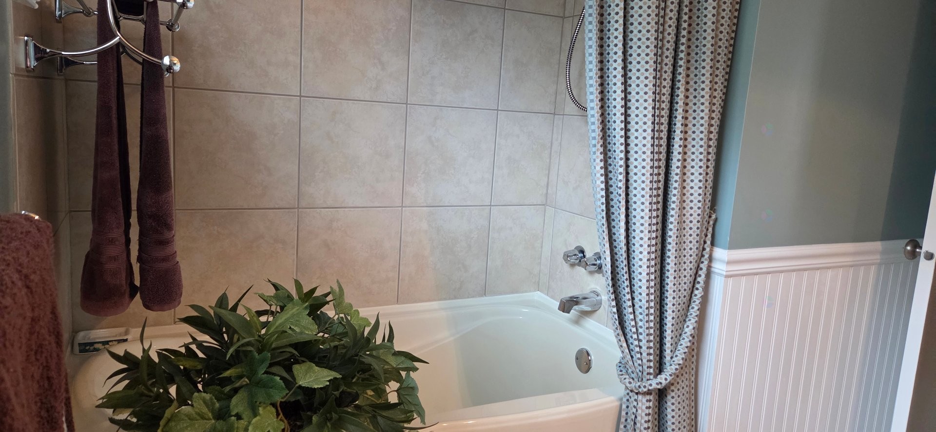 









124


Rue Poitras

,
Val-des-Sources,




QC
J1T3Z2


