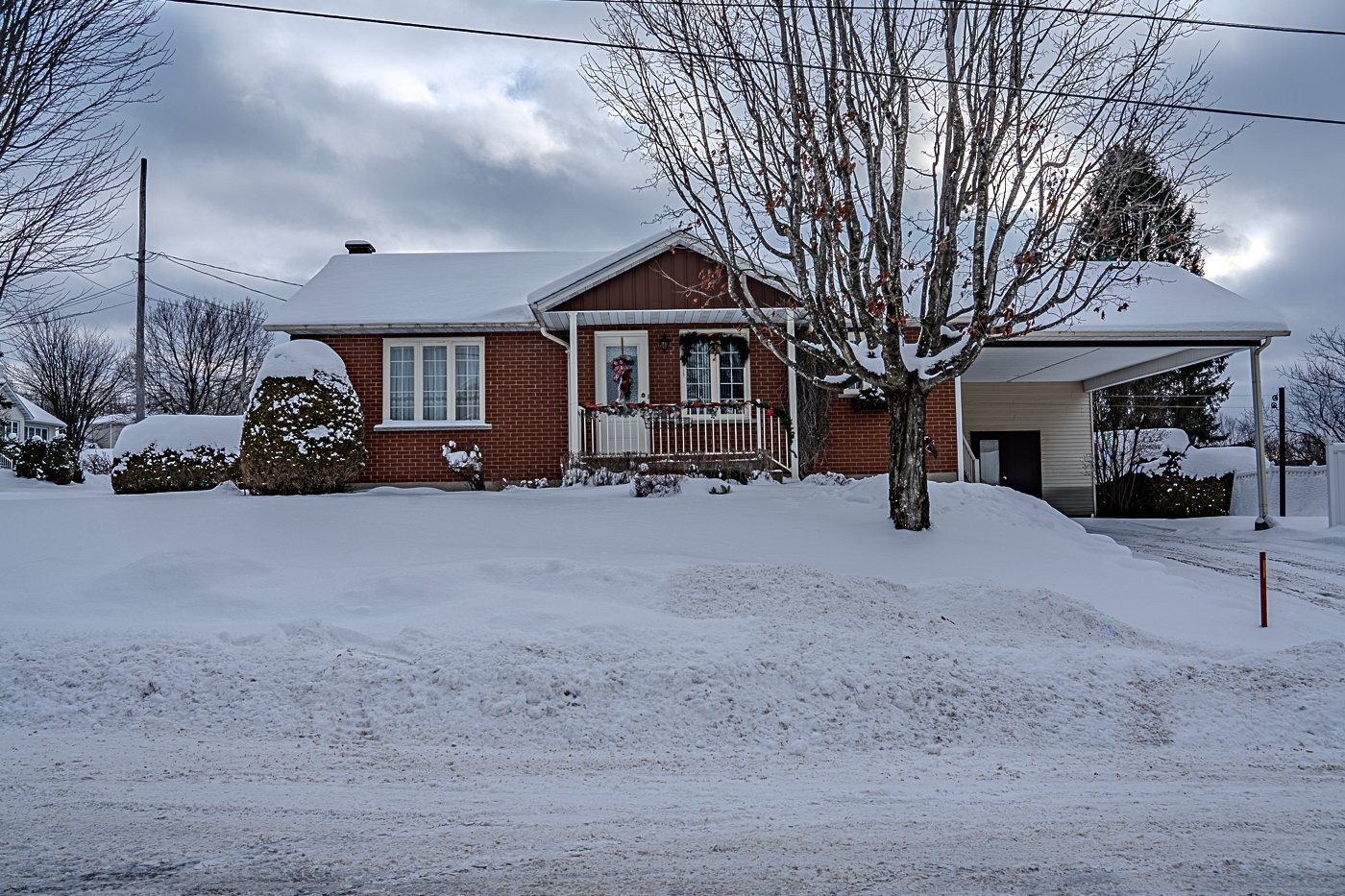 









124


Rue Poitras

,
Val-des-Sources,




QC
J1T3Z2

