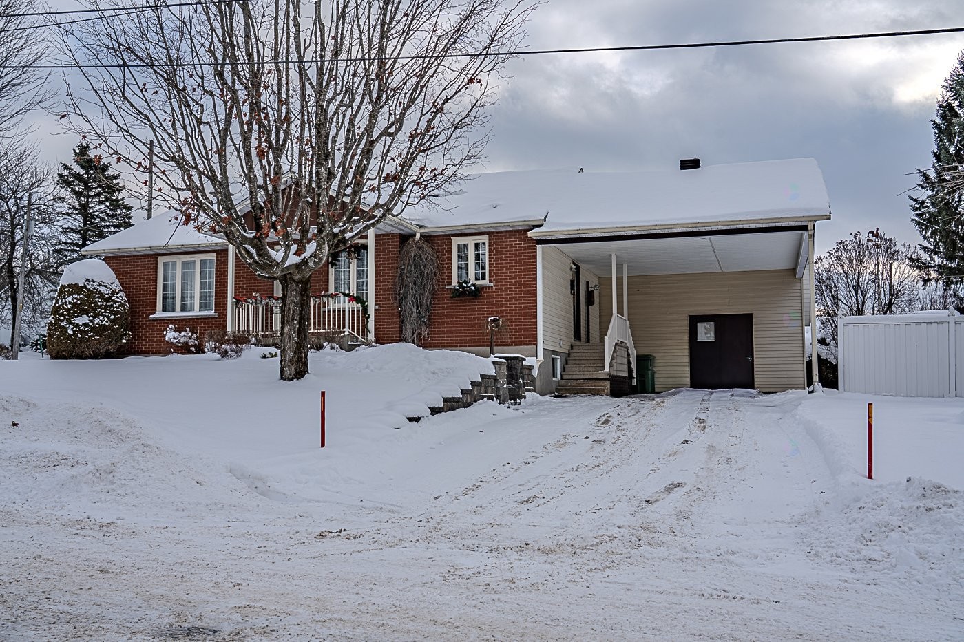









124


Rue Poitras

,
Val-des-Sources,




QC
J1T3Z2

