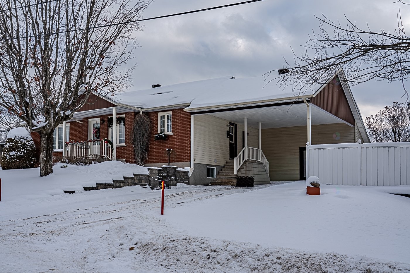 









124


Rue Poitras

,
Val-des-Sources,




QC
J1T3Z2

