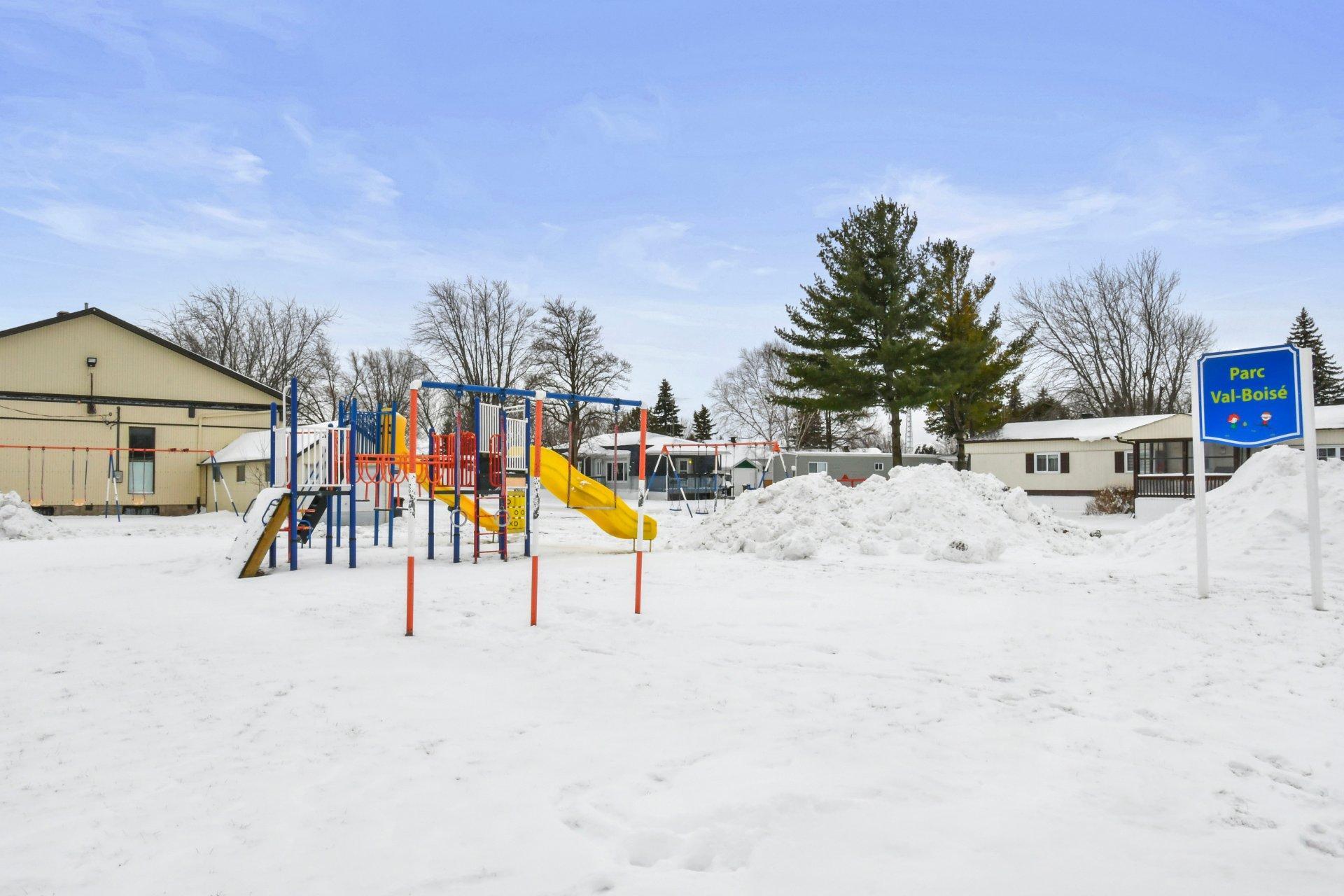 









4


5e Avenue S.

,
Saint-Mathieu,




QC
J0L2H0

