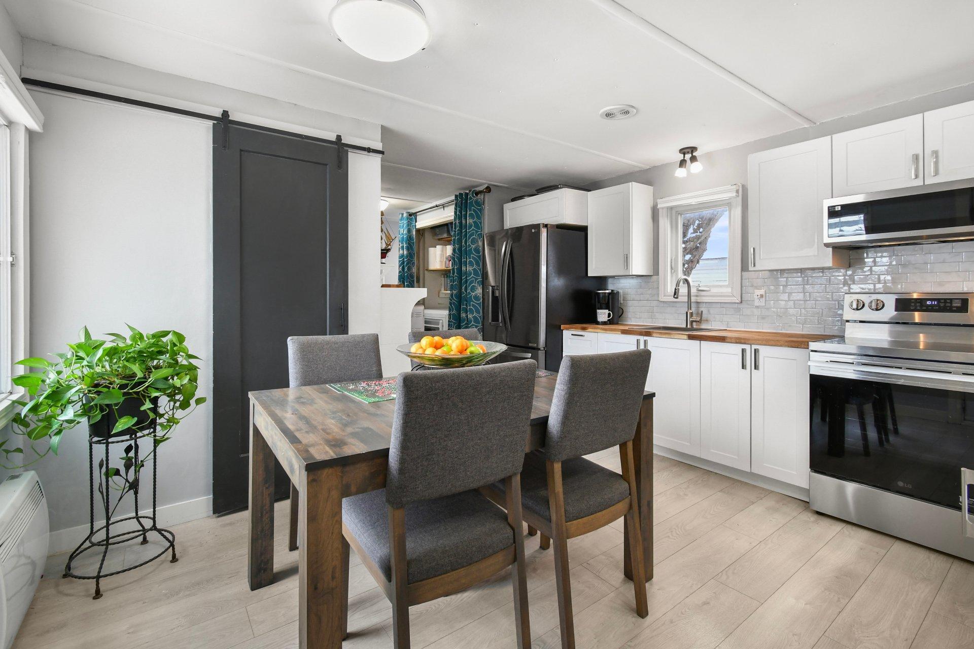 









4


5e Avenue S.

,
Saint-Mathieu,




QC
J0L2H0

