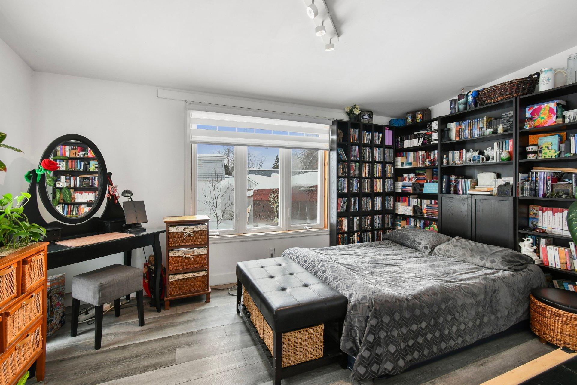 









4


5e Avenue S.

,
Saint-Mathieu,




QC
J0L2H0

