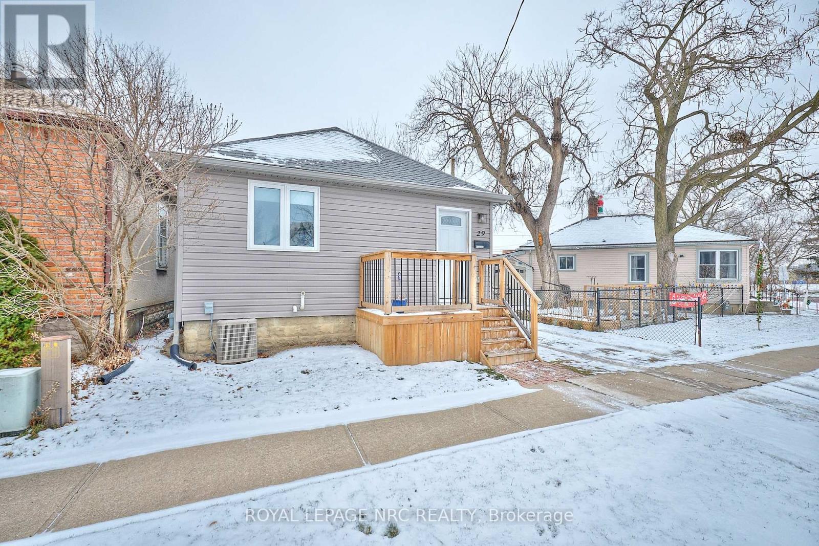 












29 TRAPNELL STREET

,
St. Catharines (E. Chester),




Ontario
L2R1B1

