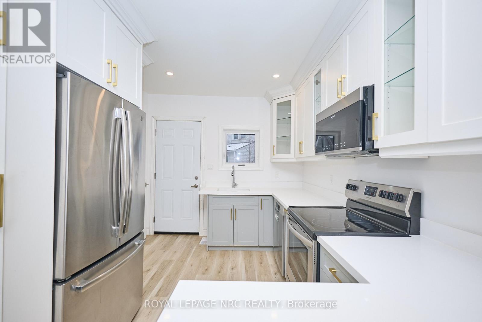 












29 TRAPNELL STREET

,
St. Catharines (E. Chester),




Ontario
L2R1B1

