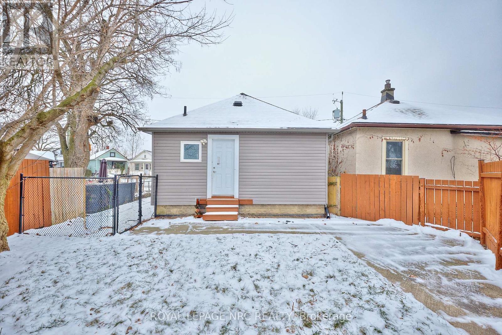 












29 TRAPNELL STREET

,
St. Catharines (E. Chester),




Ontario
L2R1B1

