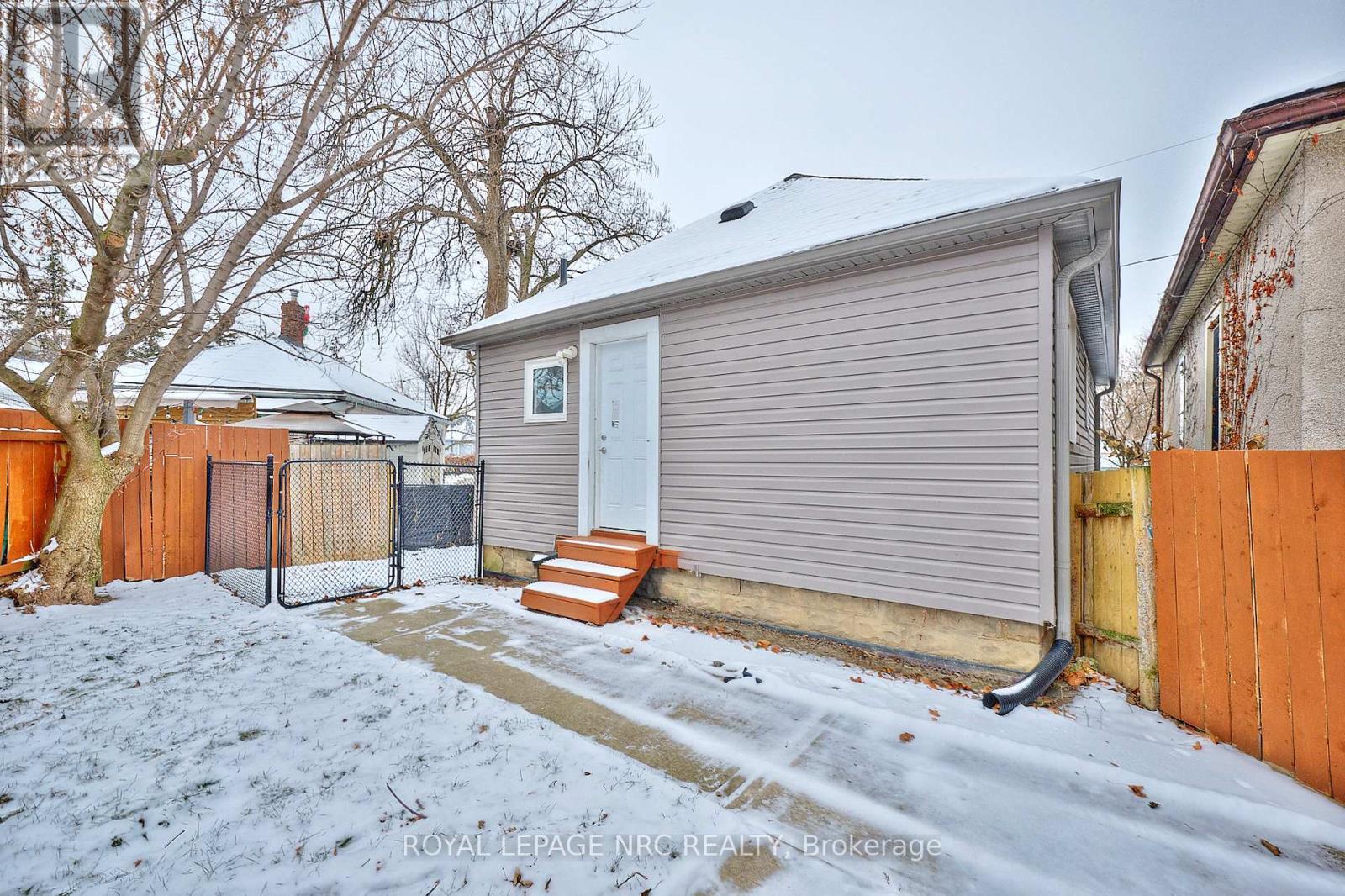 












29 TRAPNELL STREET

,
St. Catharines (E. Chester),




Ontario
L2R1B1

