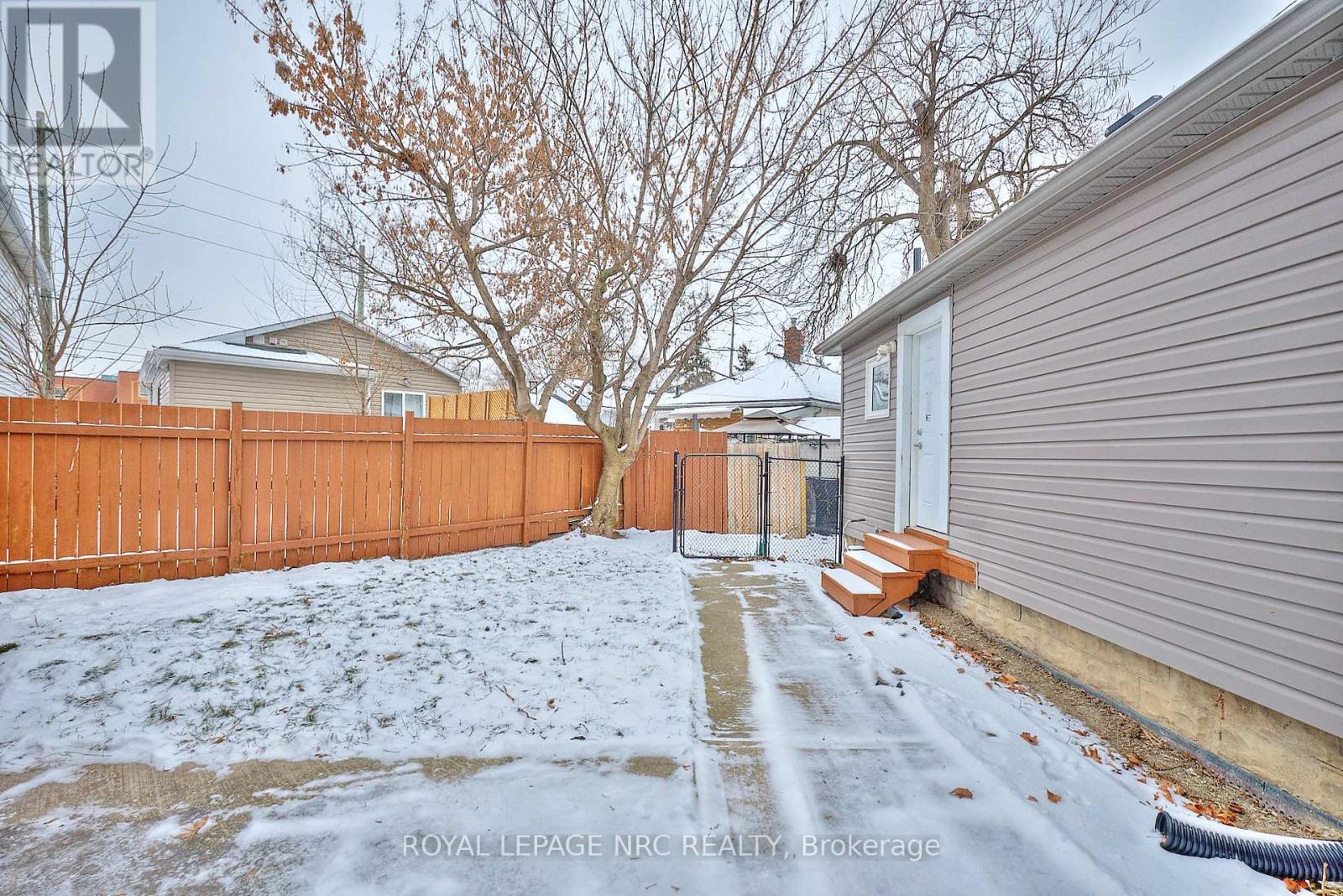 












29 TRAPNELL STREET

,
St. Catharines (E. Chester),




Ontario
L2R1B1

