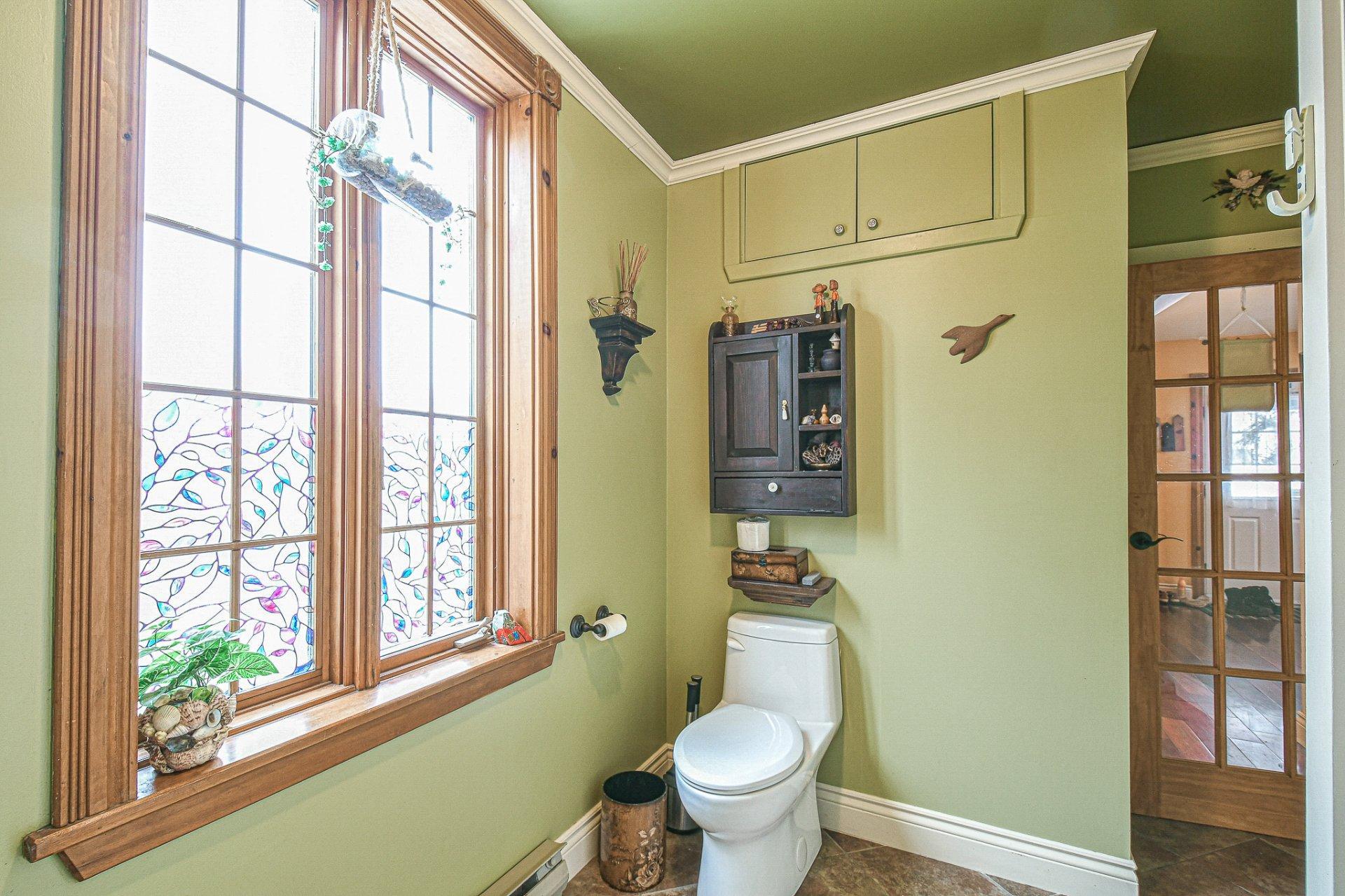 









1418


Rue Labelle

,
Sainte-Adèle,




QC
J8B1E4

