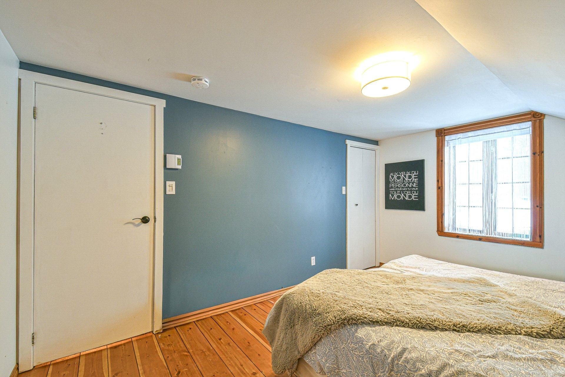 









1418


Rue Labelle

,
Sainte-Adèle,




QC
J8B1E4

