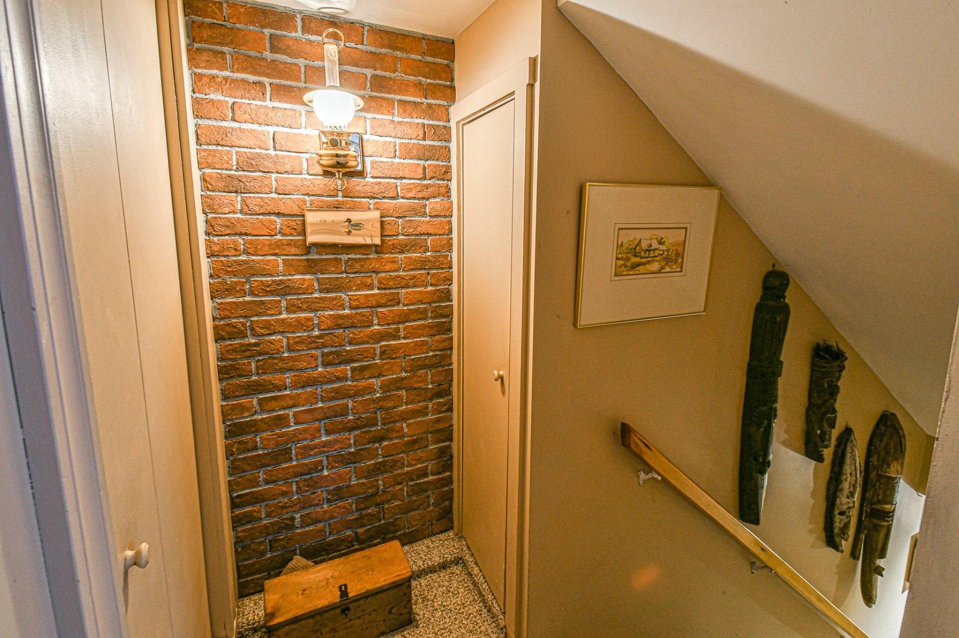 









1418


Rue Labelle

,
Sainte-Adèle,




QC
J8B1E4

