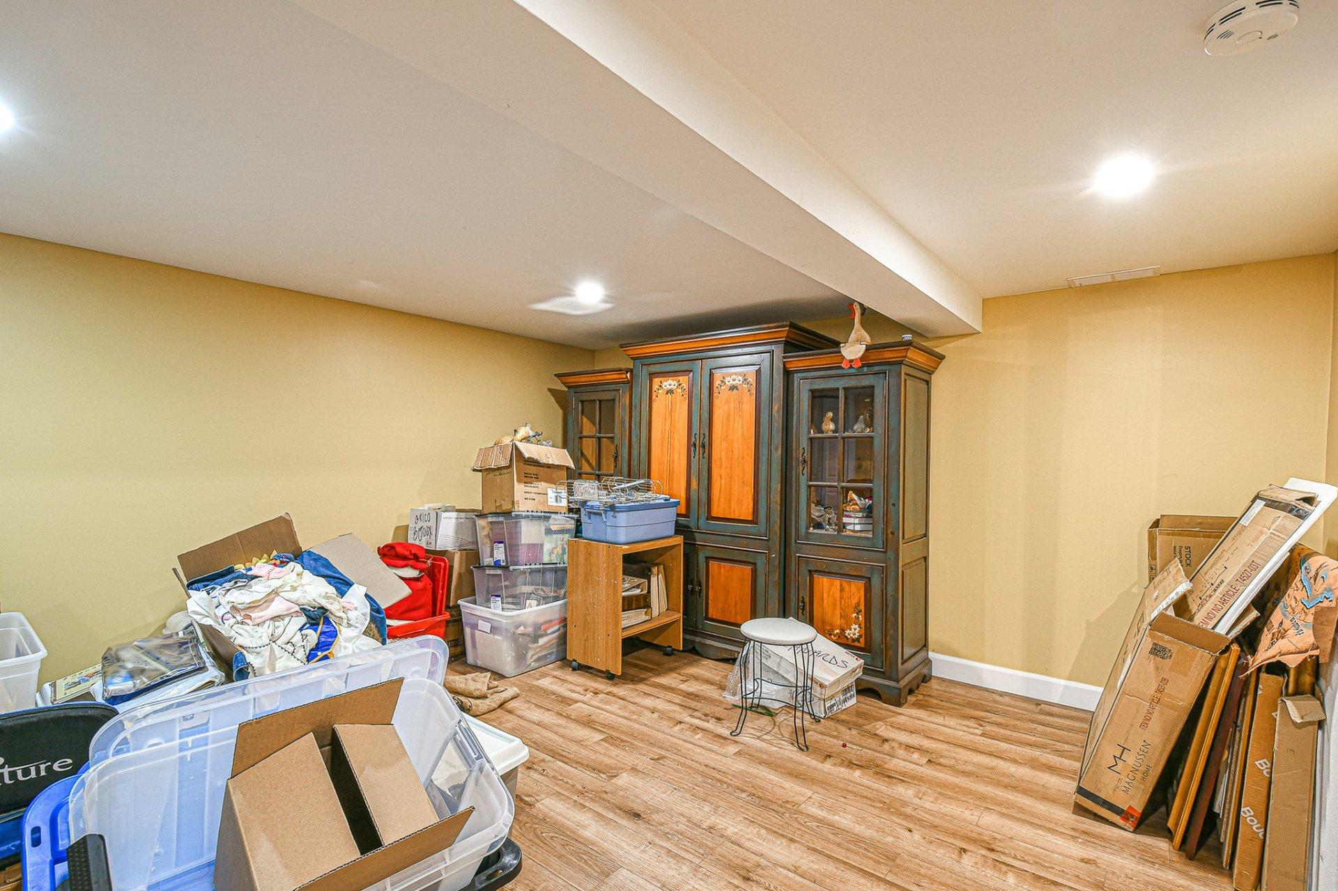 









1418


Rue Labelle

,
Sainte-Adèle,




QC
J8B1E4

