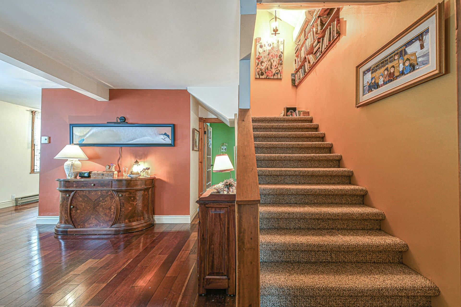 









1418


Rue Labelle

,
Sainte-Adèle,




QC
J8B1E4

