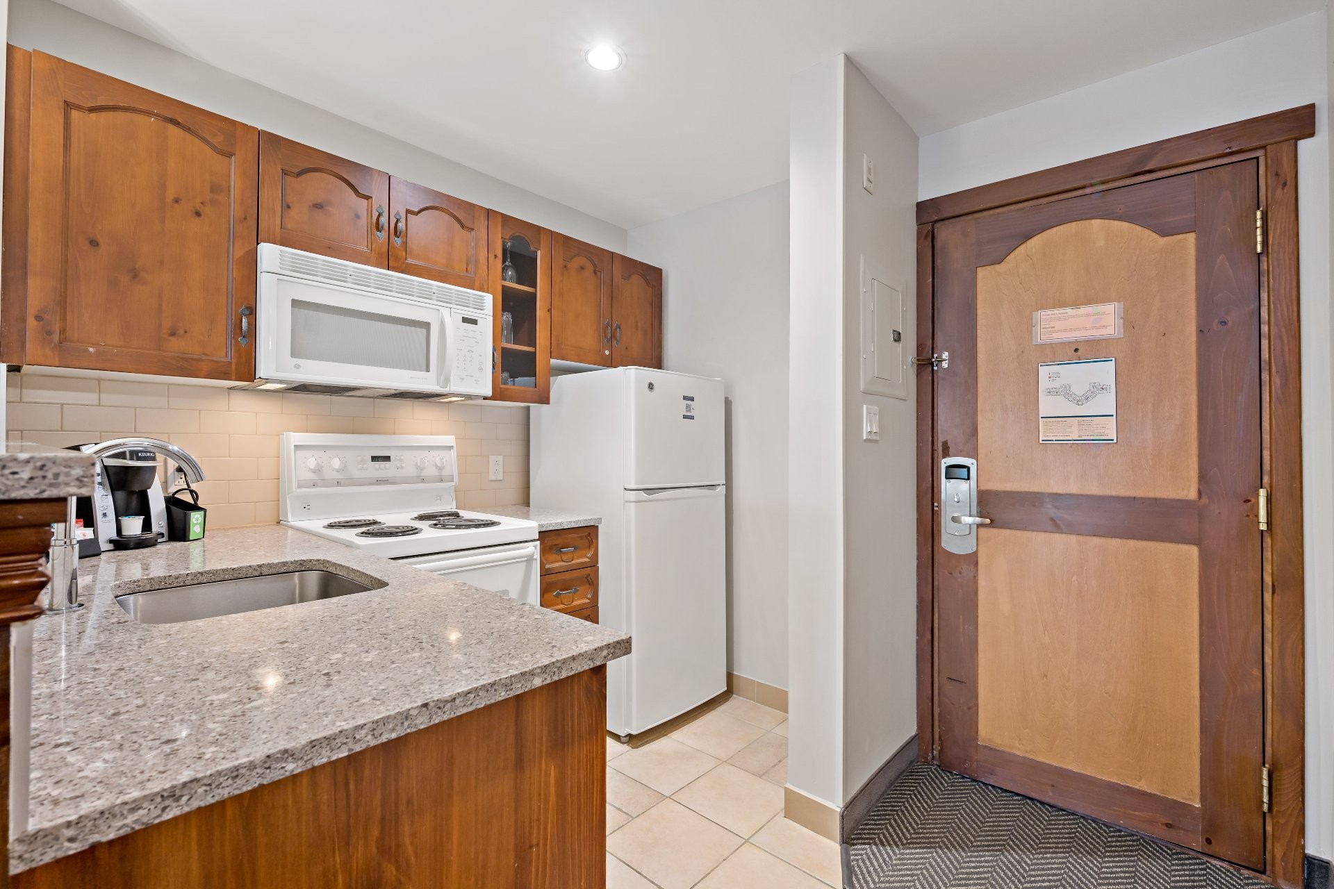 









151


Ch. du Curé-Deslauriers

, 320,
Mont-Tremblant,




QC
J8E1C9

