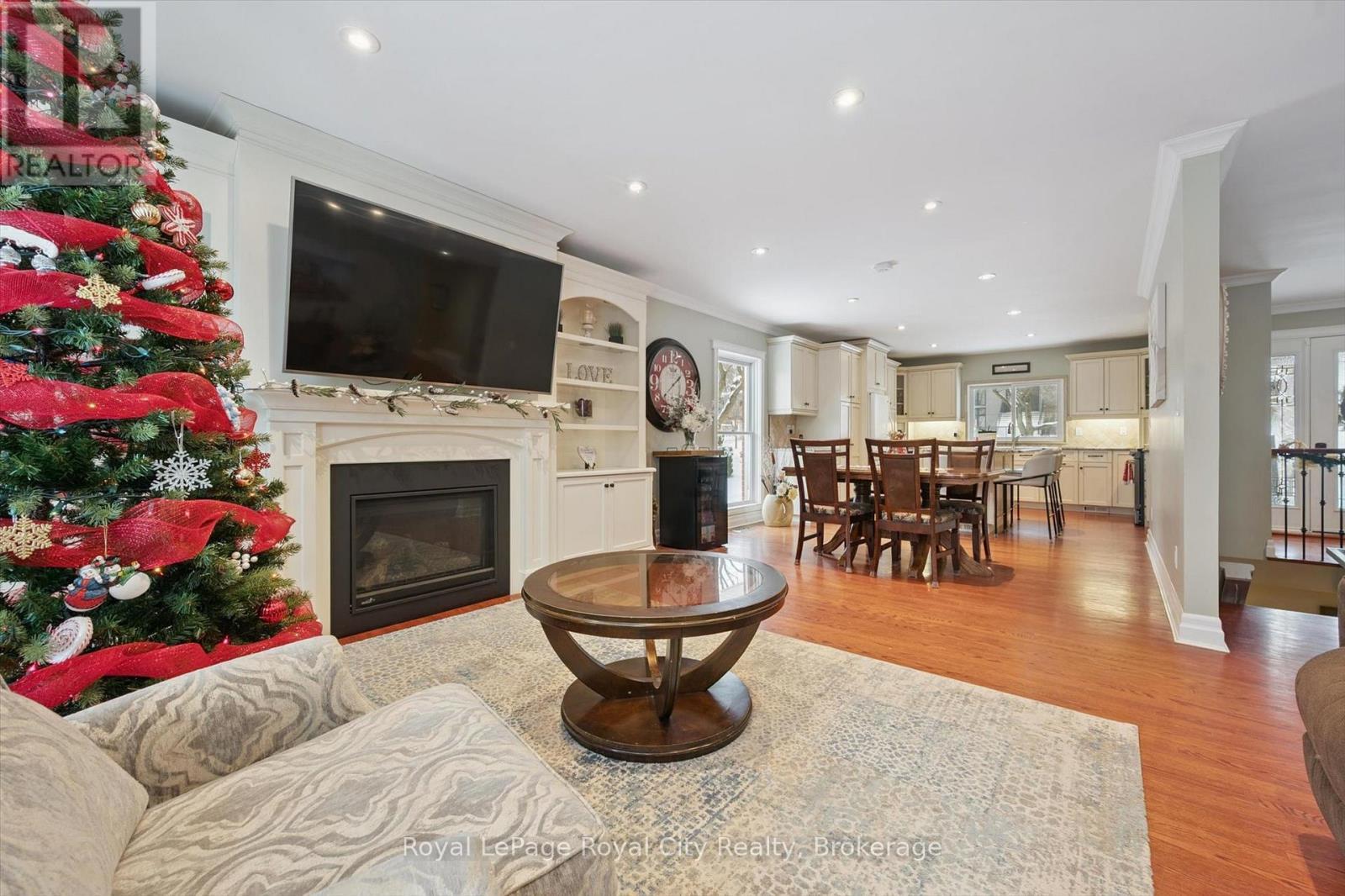 












78 CALLANDER DRIVE

,
Guelph (General Hospital),




Ontario
N1E4H8

