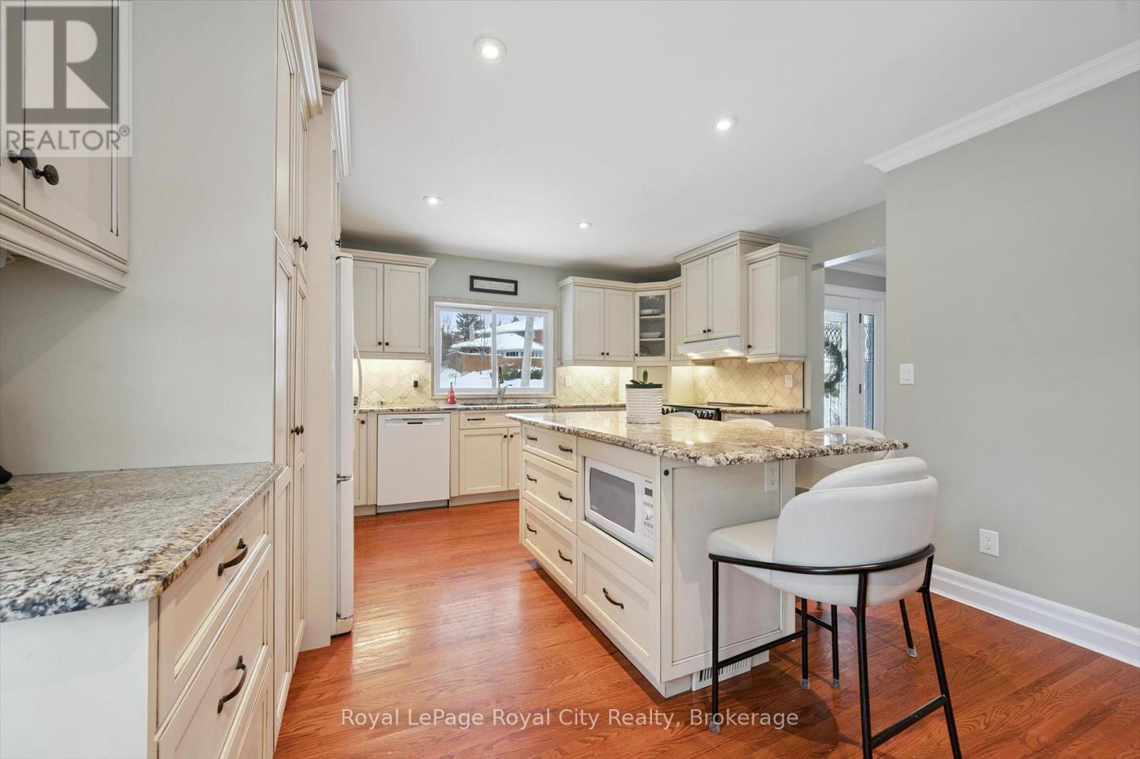 












78 CALLANDER DRIVE

,
Guelph (General Hospital),




Ontario
N1E4H8

