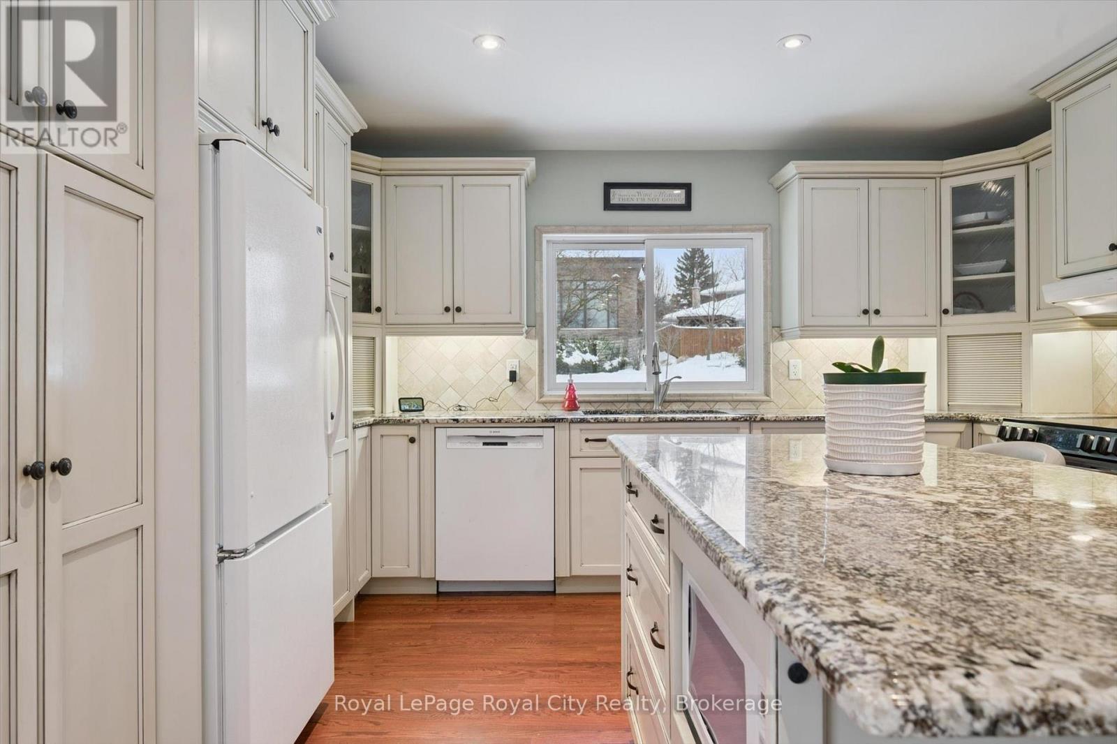 












78 CALLANDER DRIVE

,
Guelph (General Hospital),




Ontario
N1E4H8

