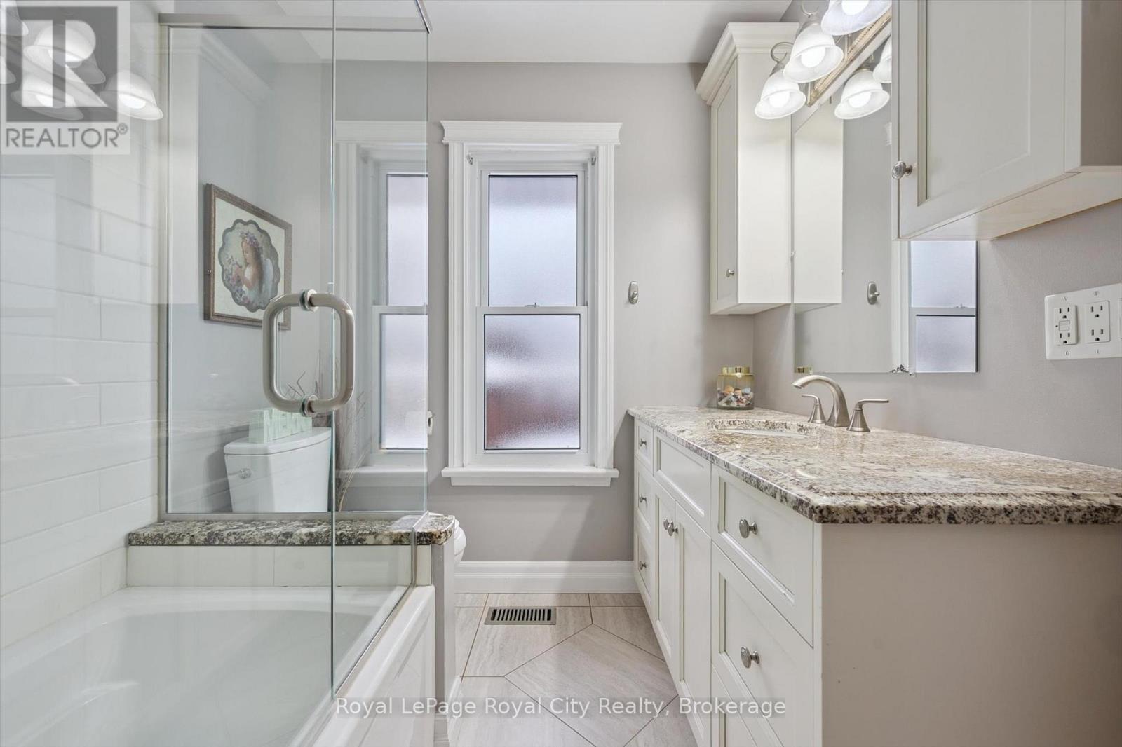 












78 CALLANDER DRIVE

,
Guelph (General Hospital),




Ontario
N1E4H8

