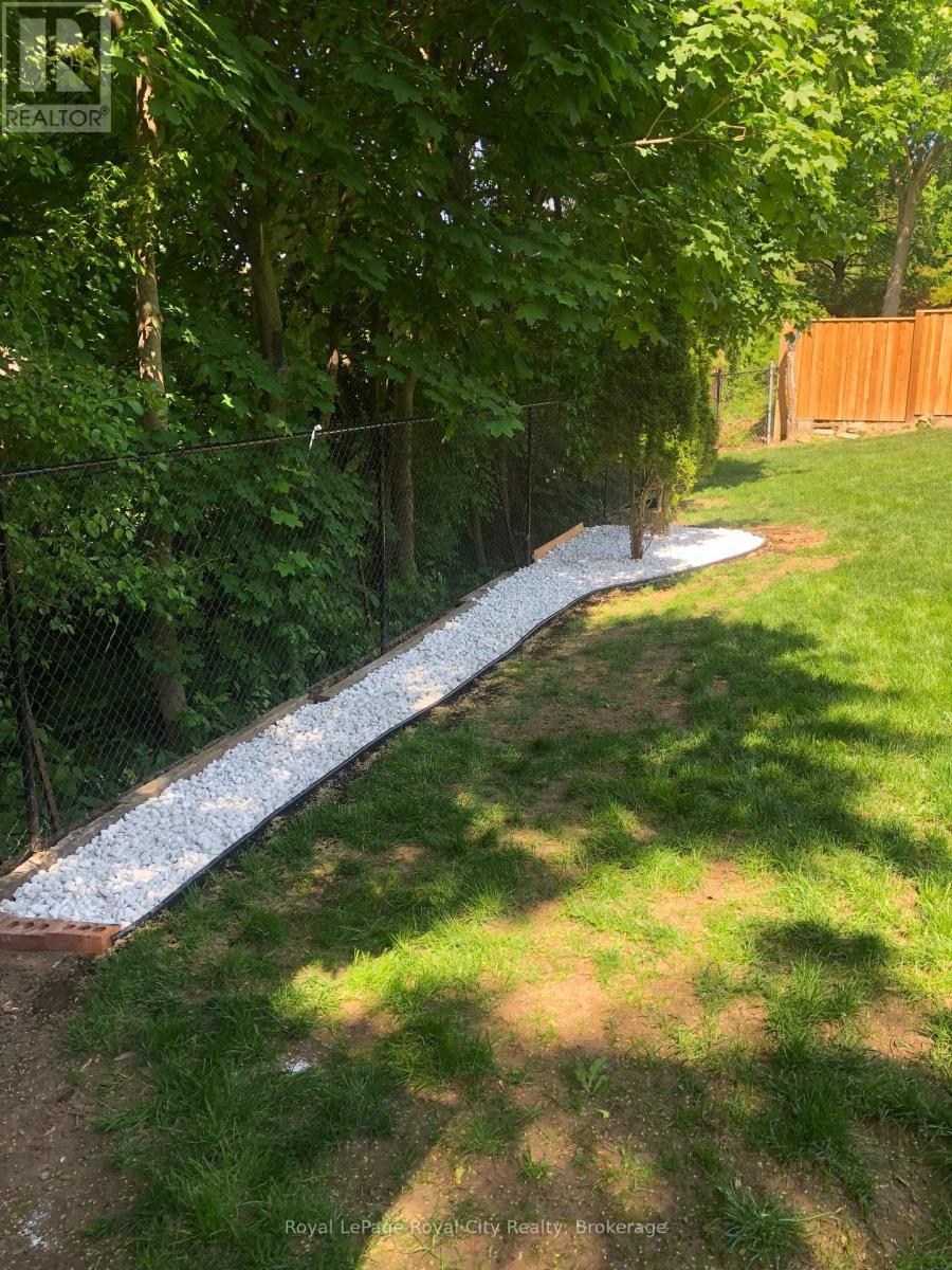 












78 CALLANDER DRIVE

,
Guelph (General Hospital),




Ontario
N1E4H8

