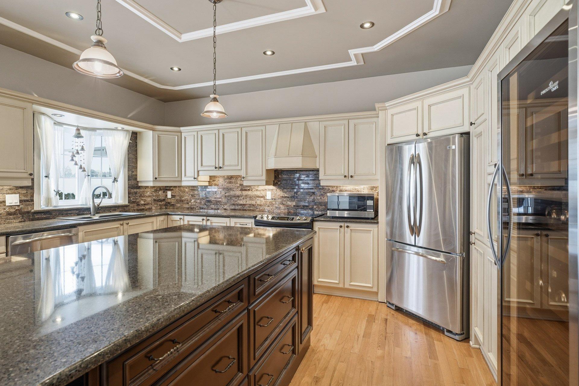 









21


Rue de l'Anse-aux-Bateaux

,
Gatineau (Hull),




QC
J8Z3P3

