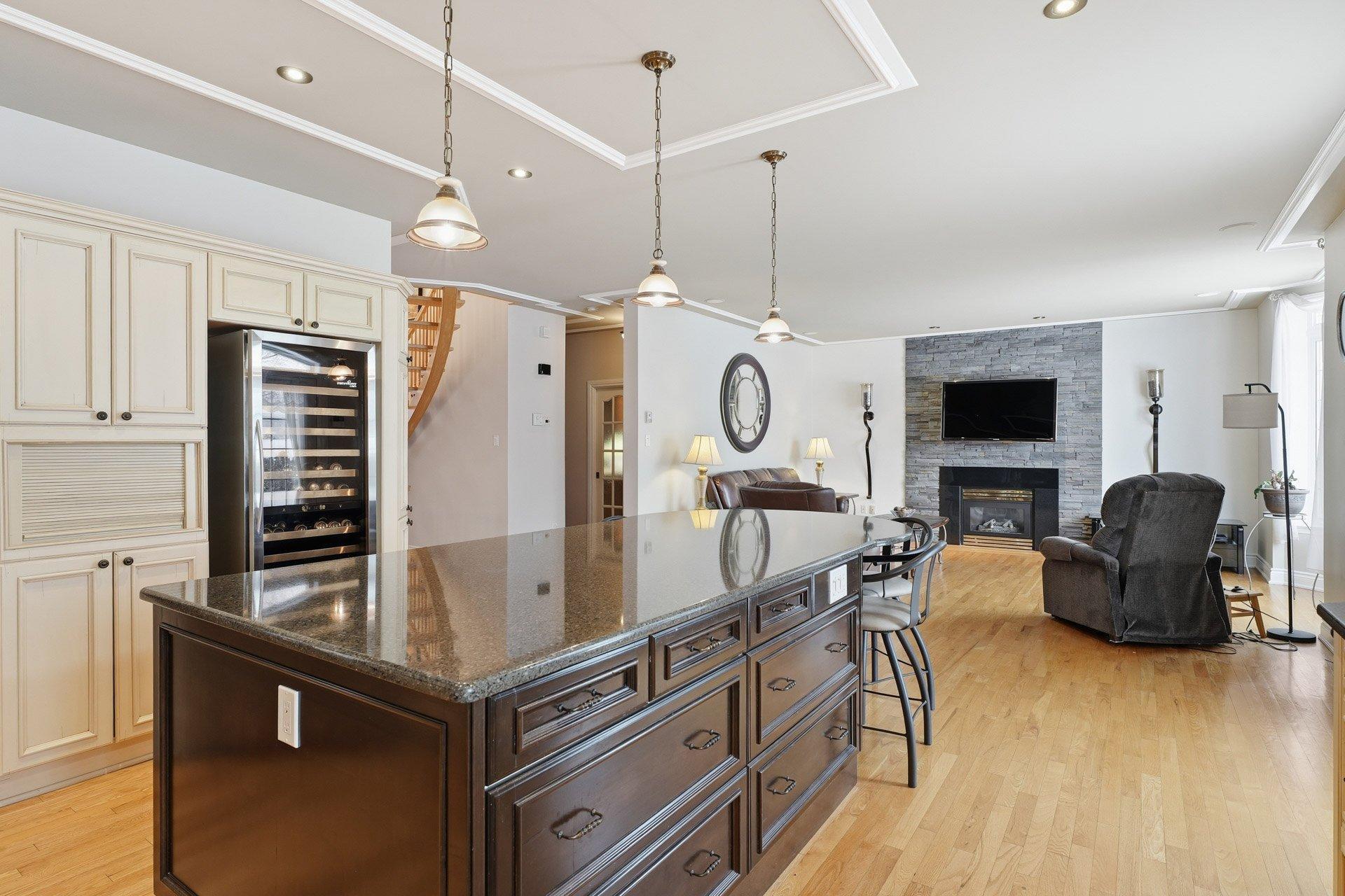 









21


Rue de l'Anse-aux-Bateaux

,
Gatineau (Hull),




QC
J8Z3P3

