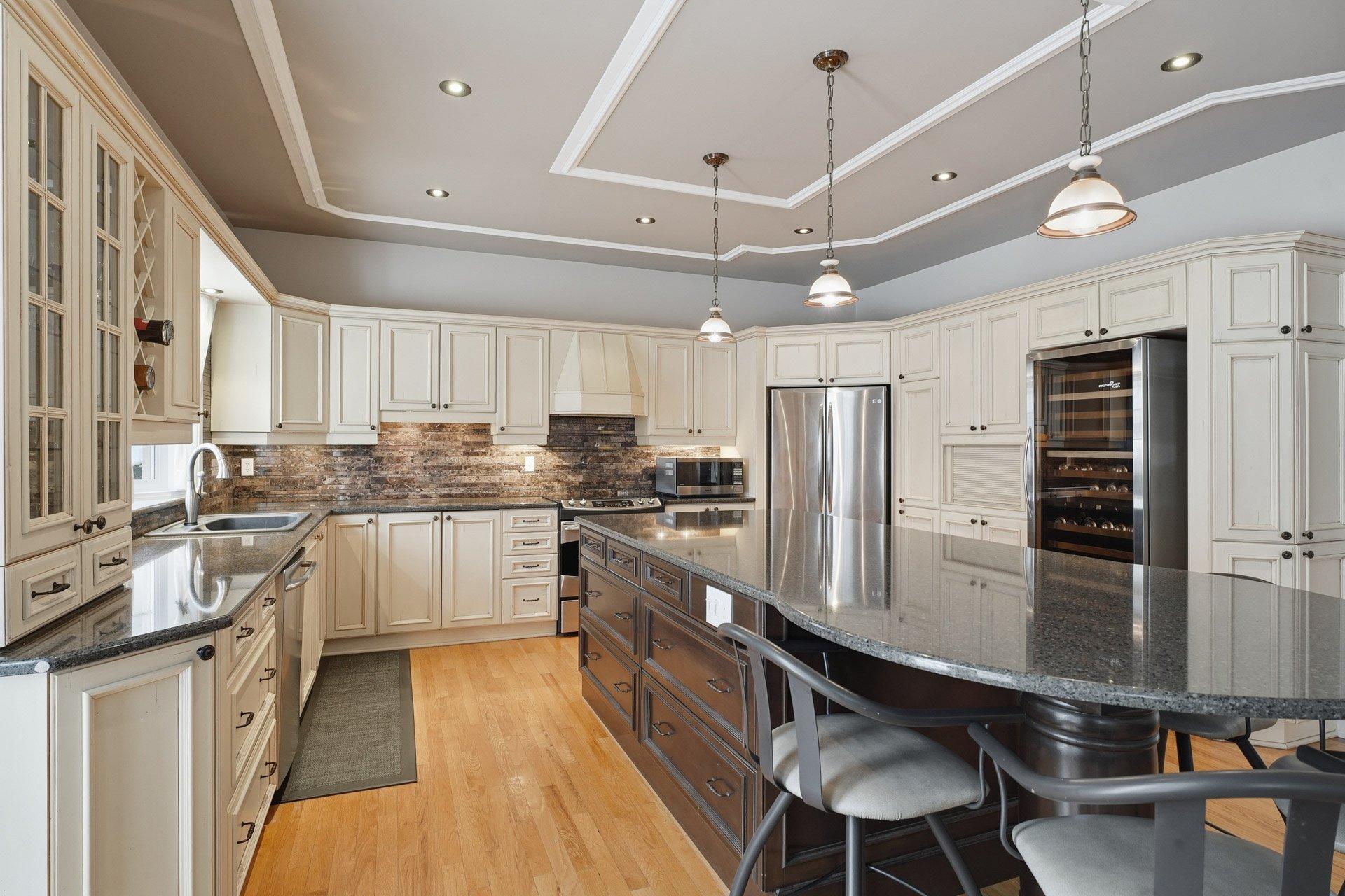 









21


Rue de l'Anse-aux-Bateaux

,
Gatineau (Hull),




QC
J8Z3P3

