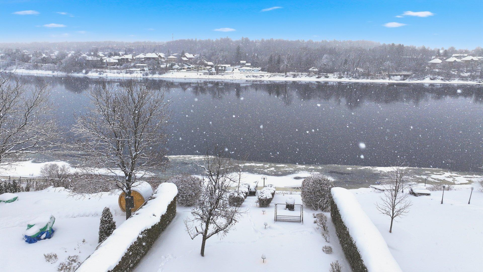 









21


Rue de l'Anse-aux-Bateaux

,
Gatineau (Hull),




QC
J8Z3P3

