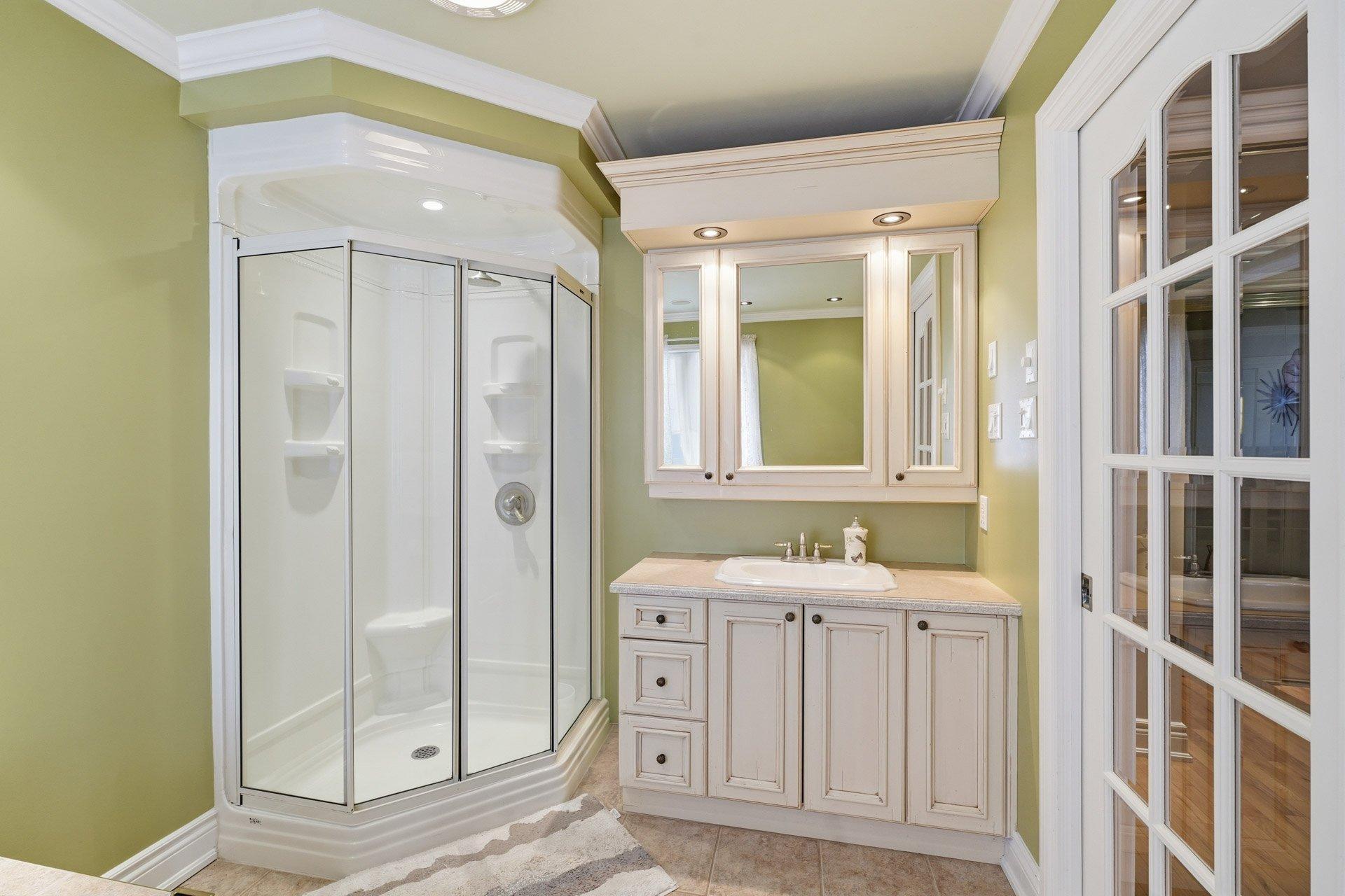 









21


Rue de l'Anse-aux-Bateaux

,
Gatineau (Hull),




QC
J8Z3P3

