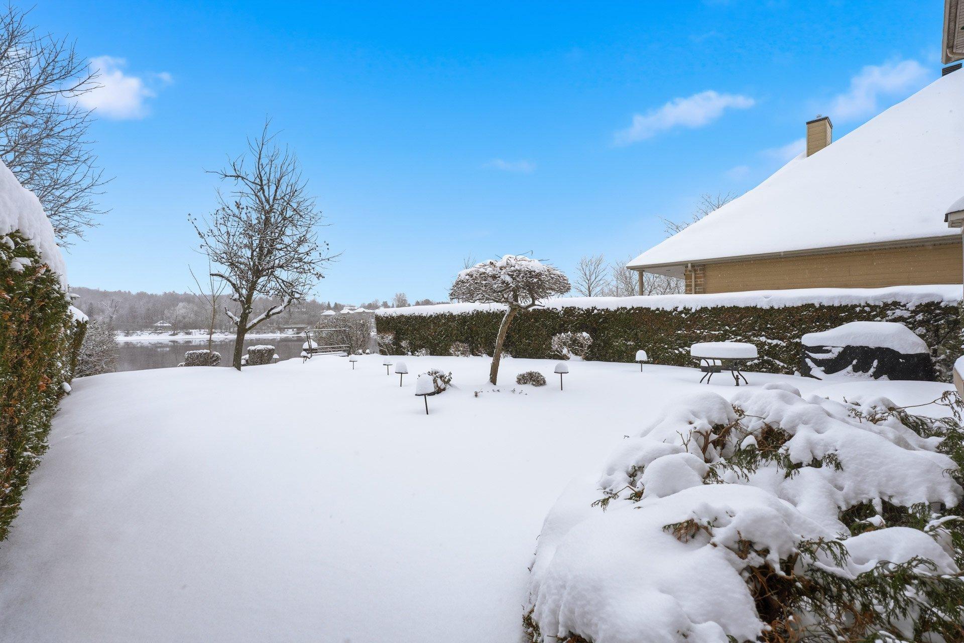 









21


Rue de l'Anse-aux-Bateaux

,
Gatineau (Hull),




QC
J8Z3P3

