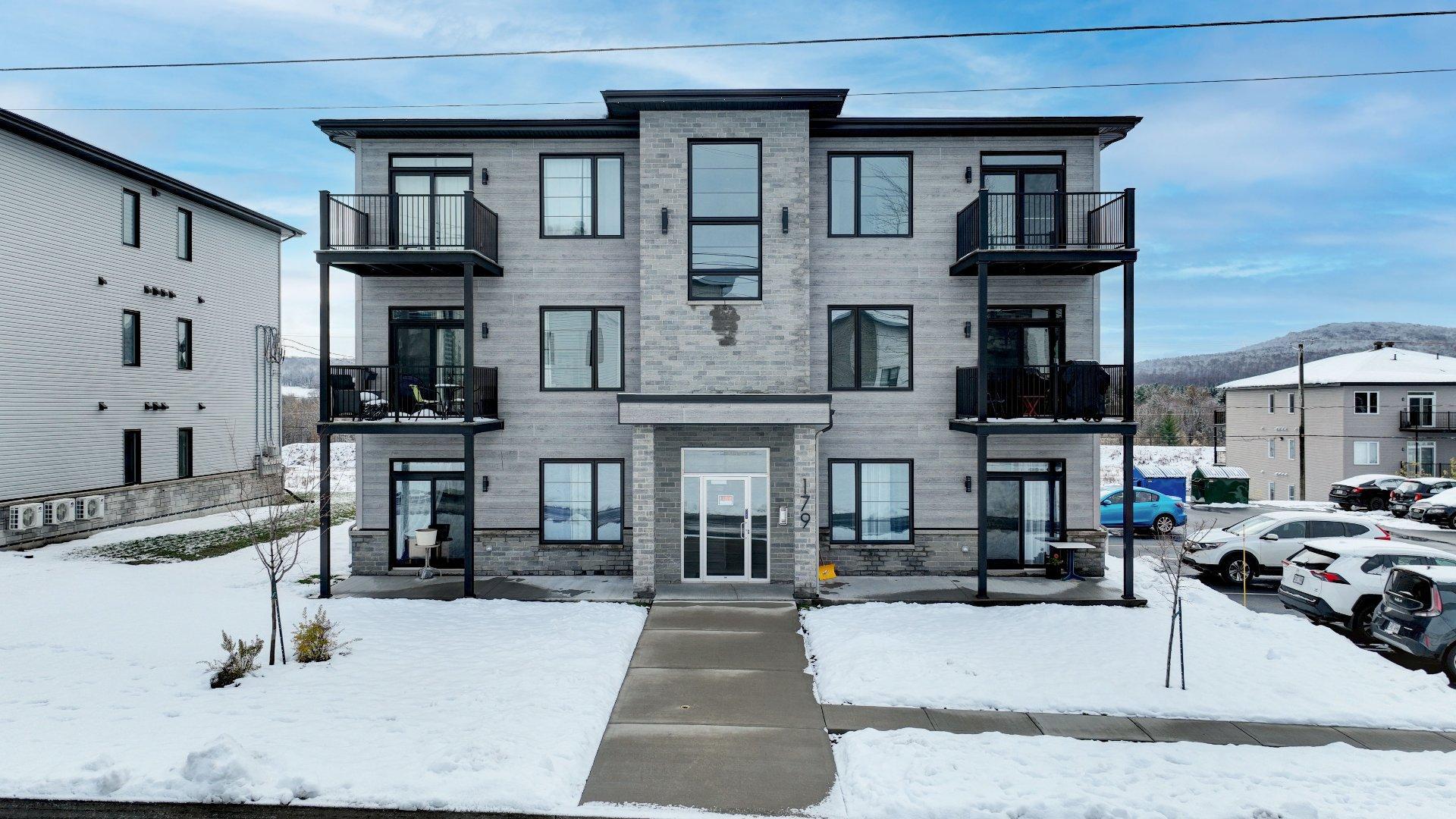 









179


Rue de Toronto

,
Cowansville,




QC
J2K3H3

