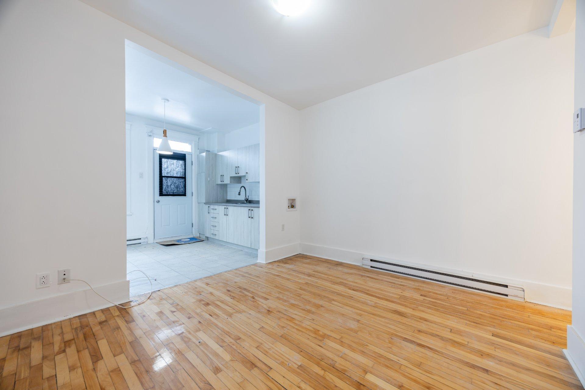 









8434


Rue St-Denis

,
Montréal (Villeray/Saint-Michel/Parc-Extension),




QC
H2P2G8

