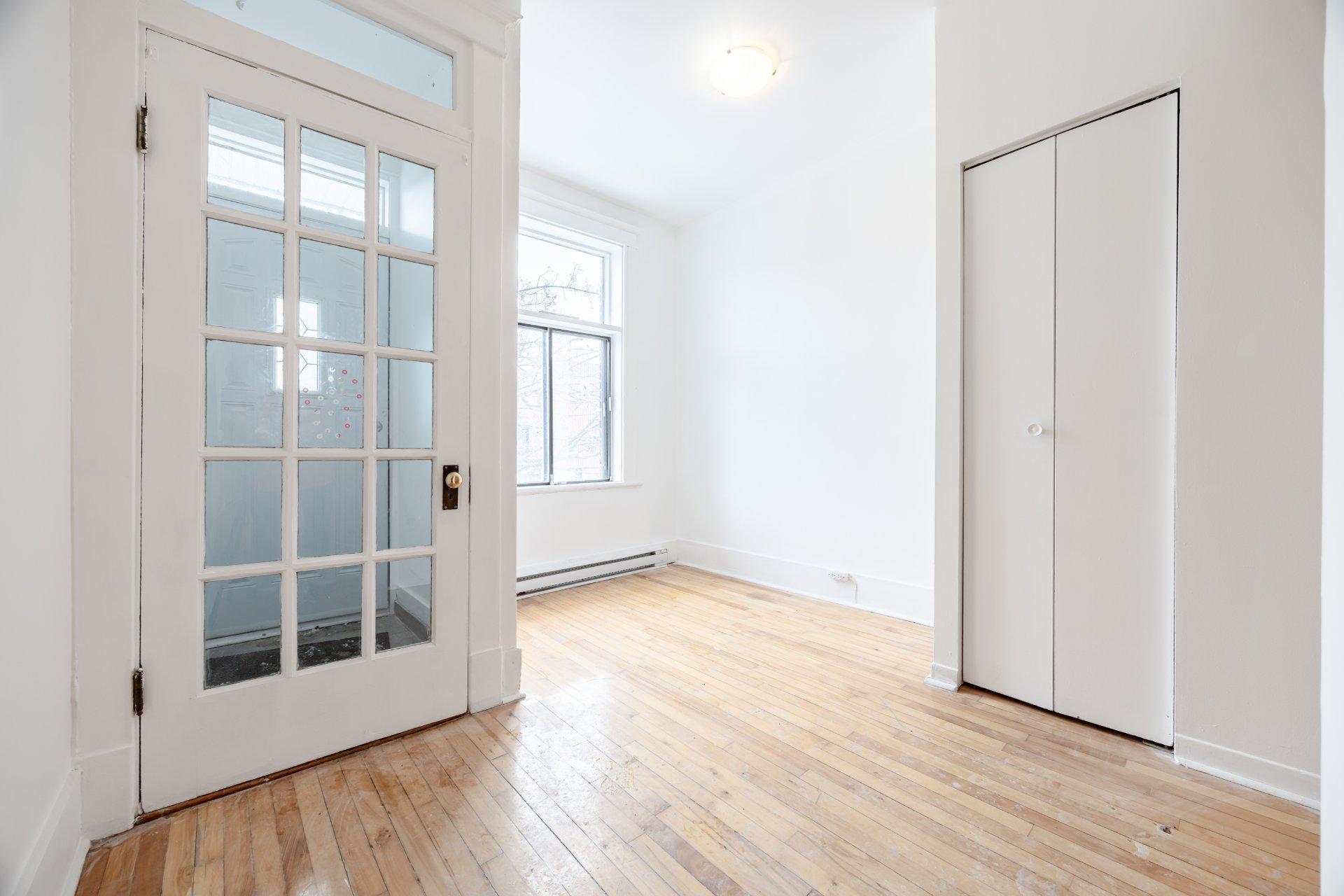 









8434


Rue St-Denis

,
Montréal (Villeray/Saint-Michel/Parc-Extension),




QC
H2P2G8

