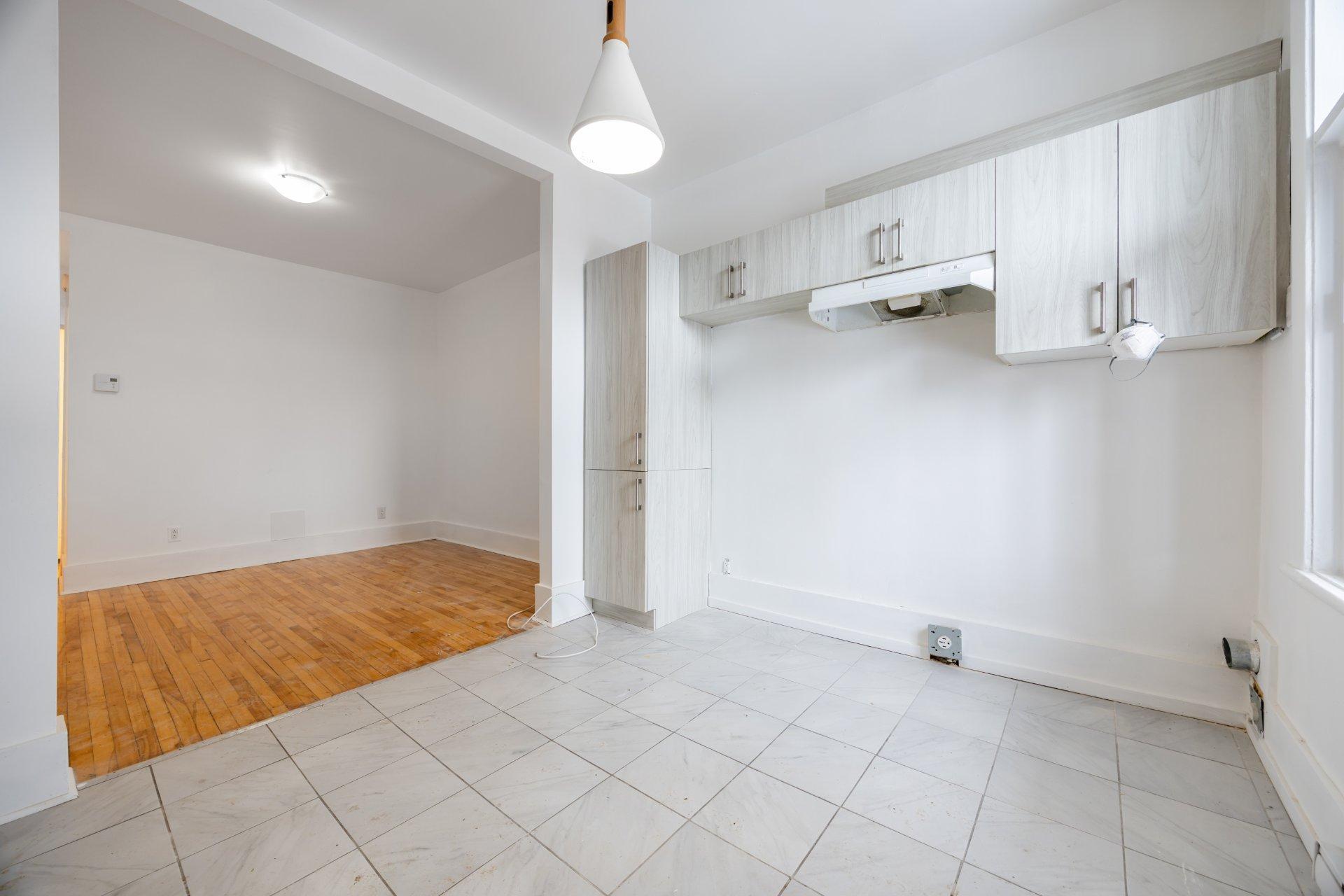 









8434


Rue St-Denis

,
Montréal (Villeray/Saint-Michel/Parc-Extension),




QC
H2P2G8

