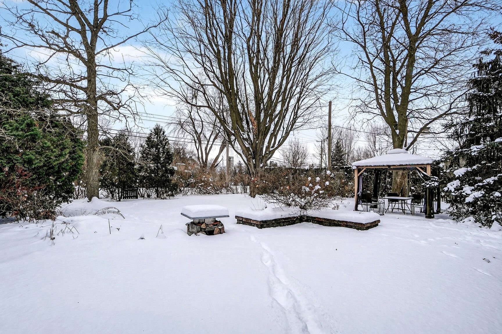 












Rue Sunny Acres

,
Baie-d'Urfé,







QC
H9X3B6

