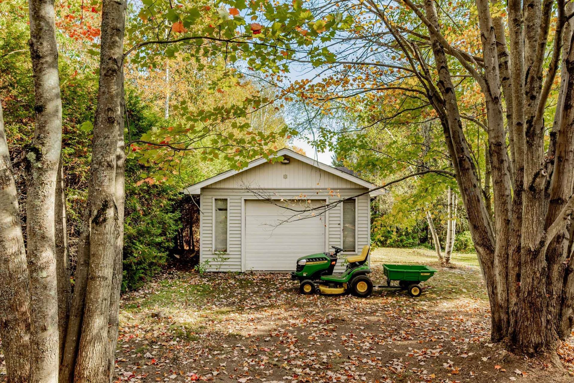 









850


Av. du Parc

,
Sherbrooke (Brompton/Rock Forest/Saint-Élie/Deauville),




QC
J1N3N8

